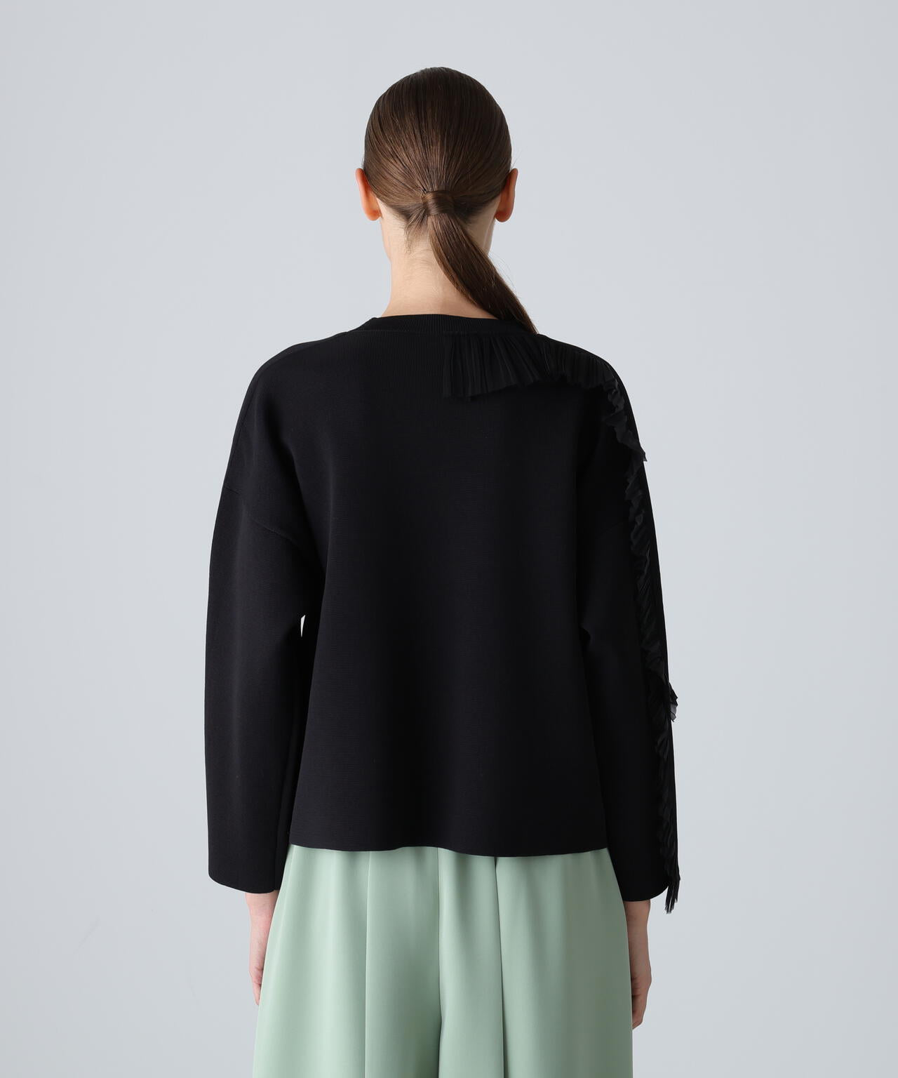 エンベリッシュトニットプルオーバー