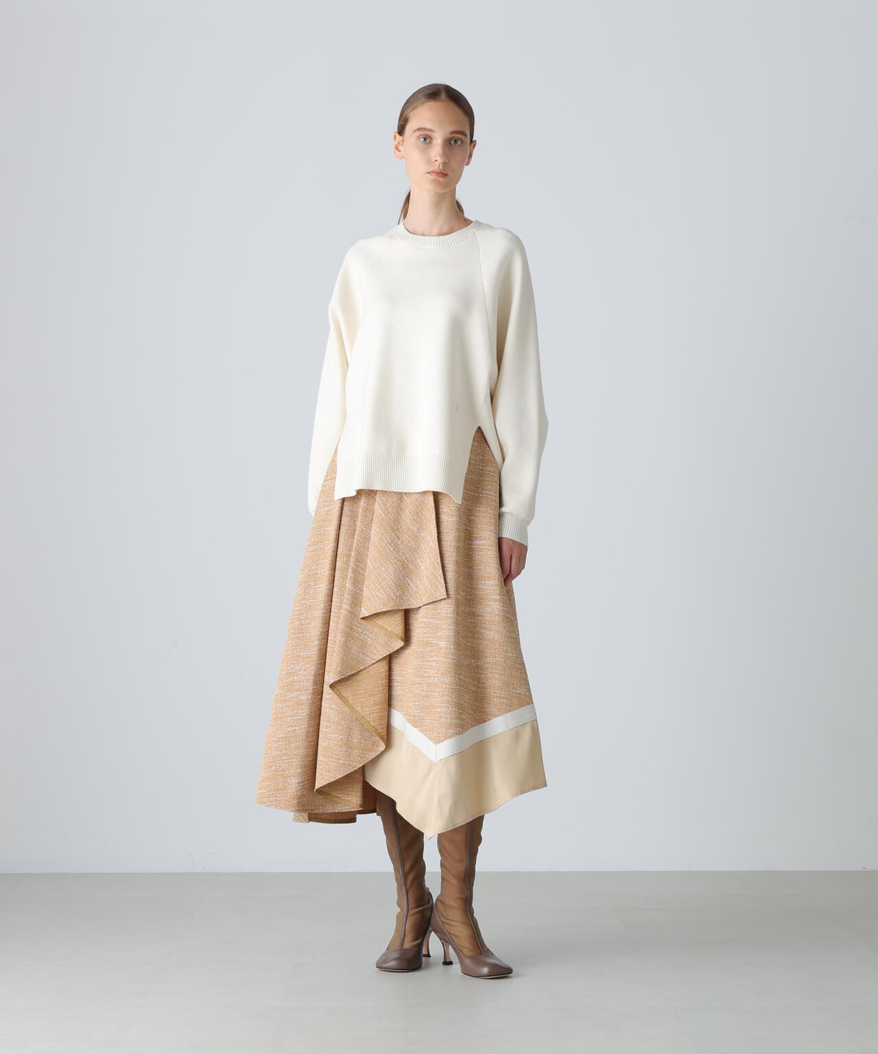 イニシャルニット