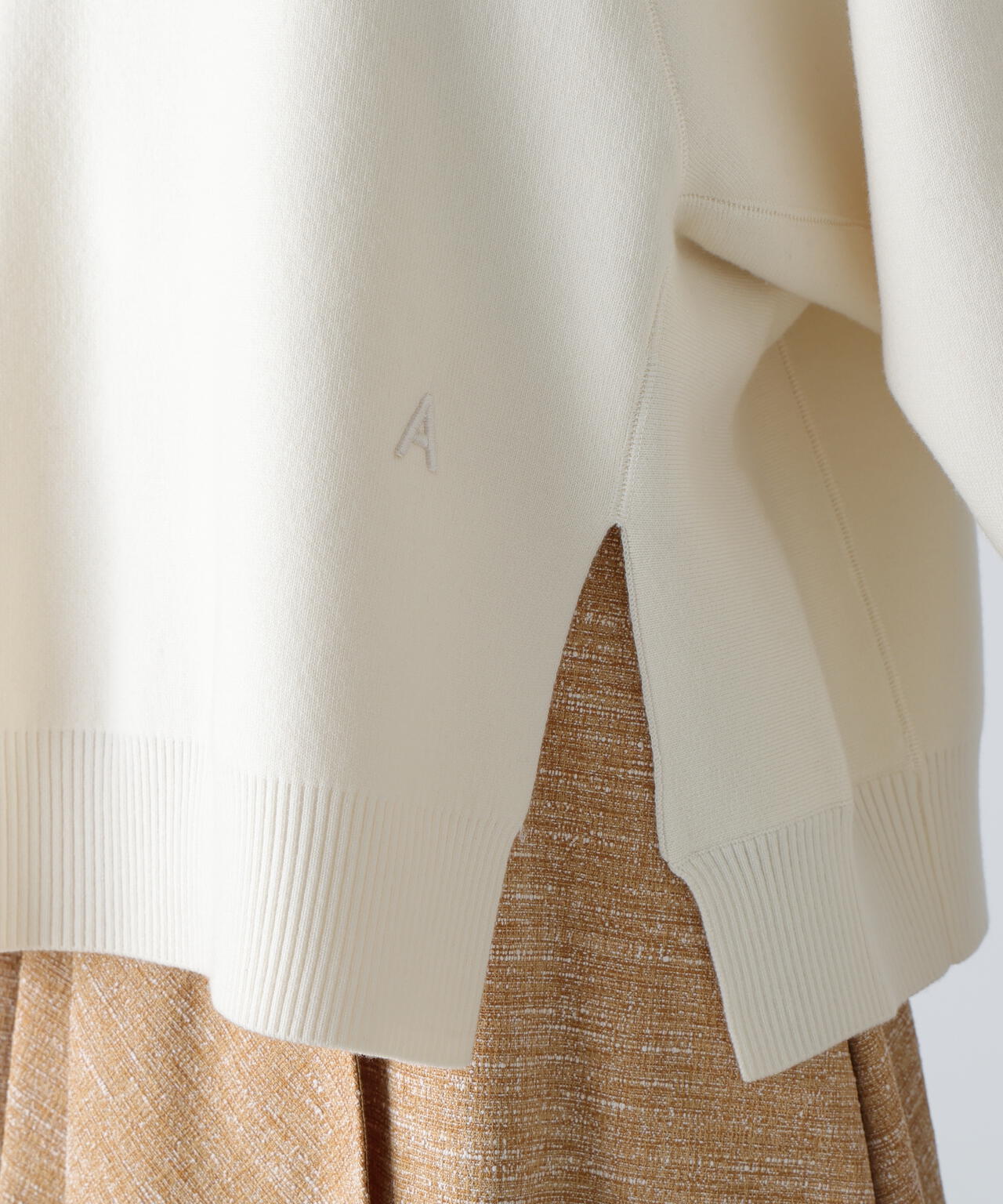 イニシャルニット