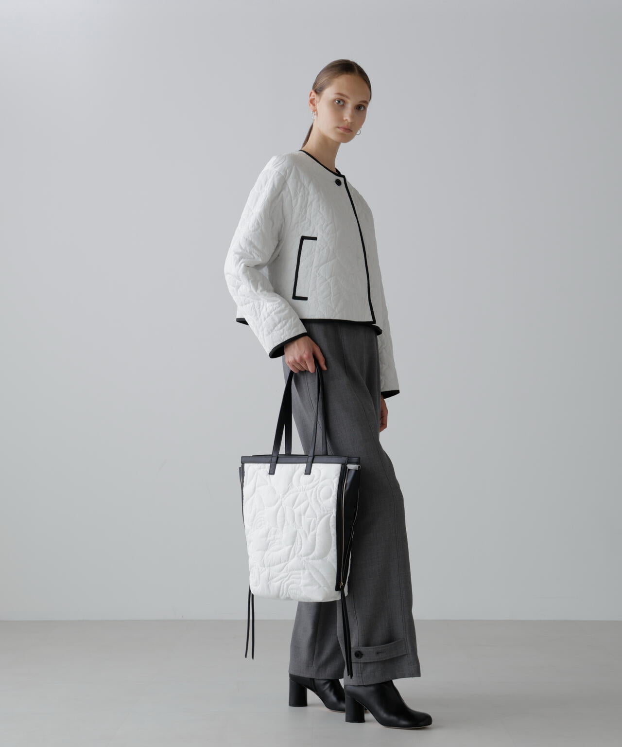 ドローイングキルティングバッグ