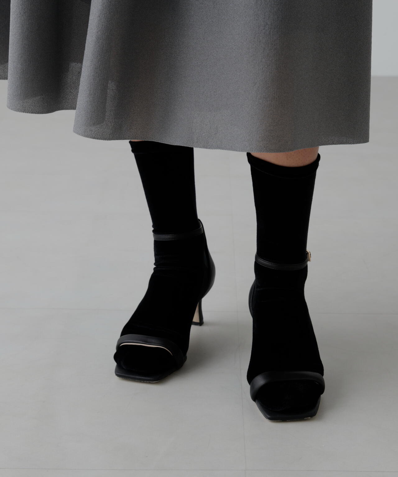 piedi nudi ベルベットソックス