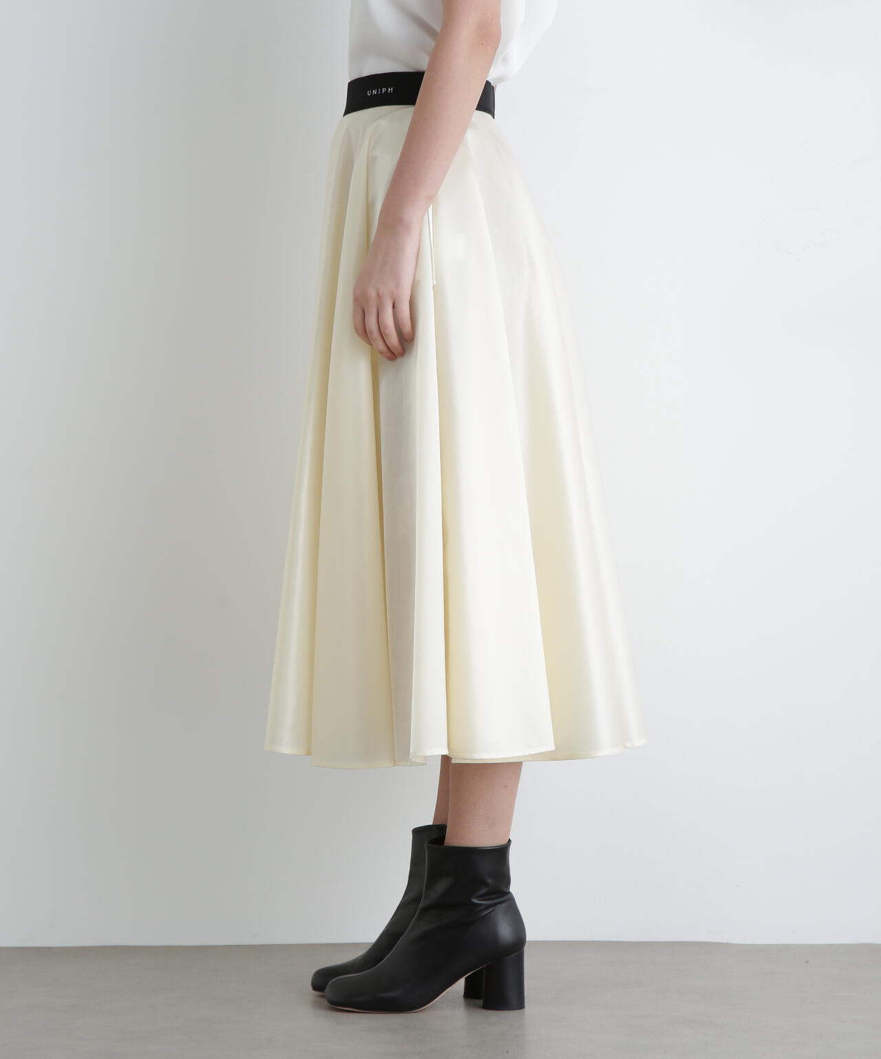 <UNiPH>ブライトナイロンスカート