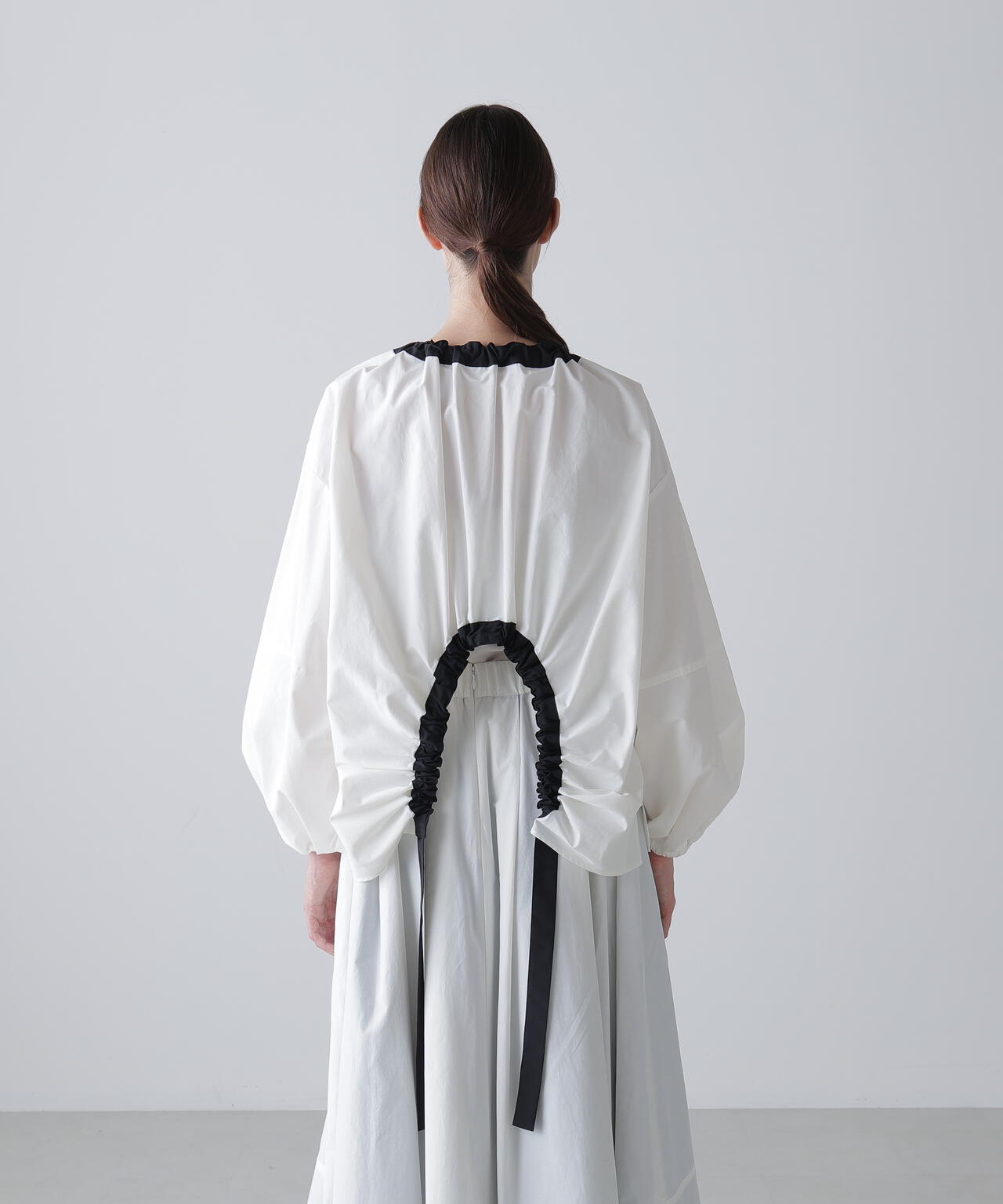 ナイロンダンプブラウス