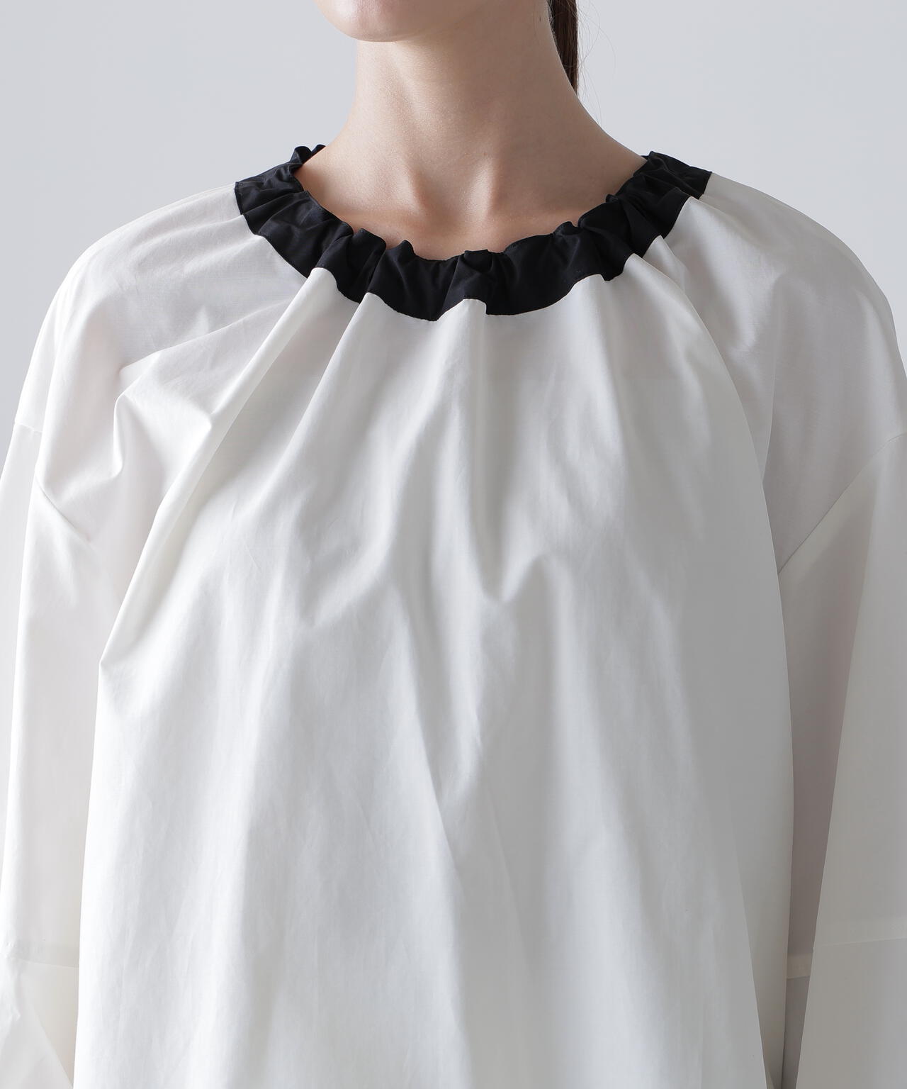 ナイロンダンプブラウス