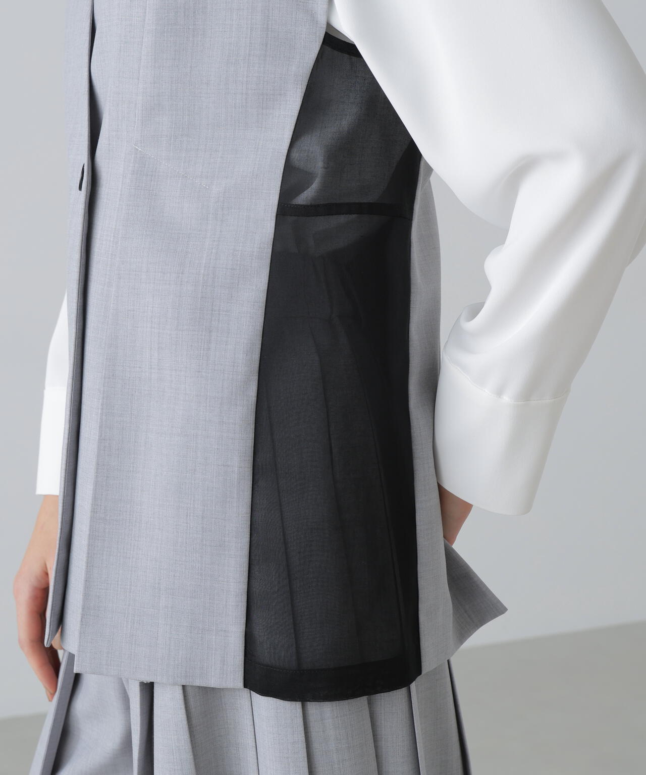 スマートトロピカルブラウス