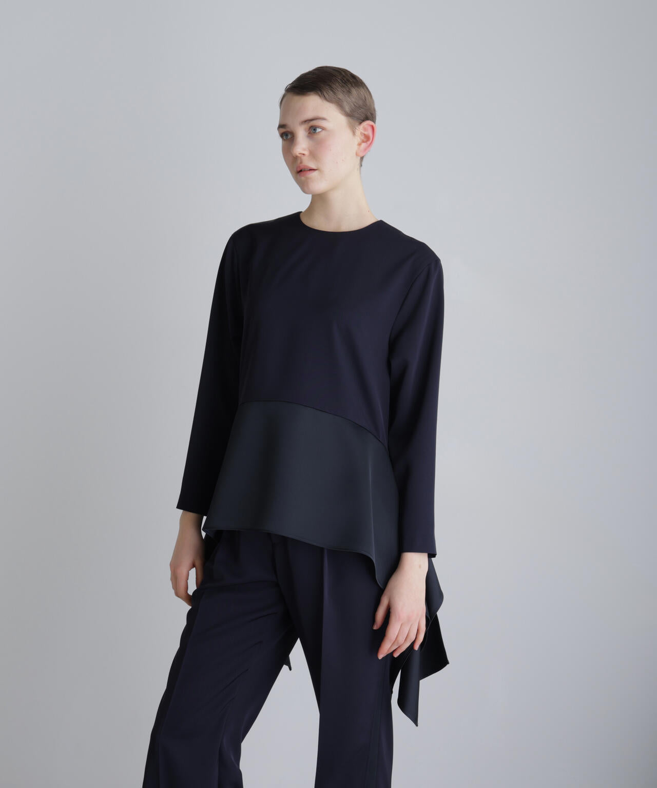 ドライタッチツイルブラウス