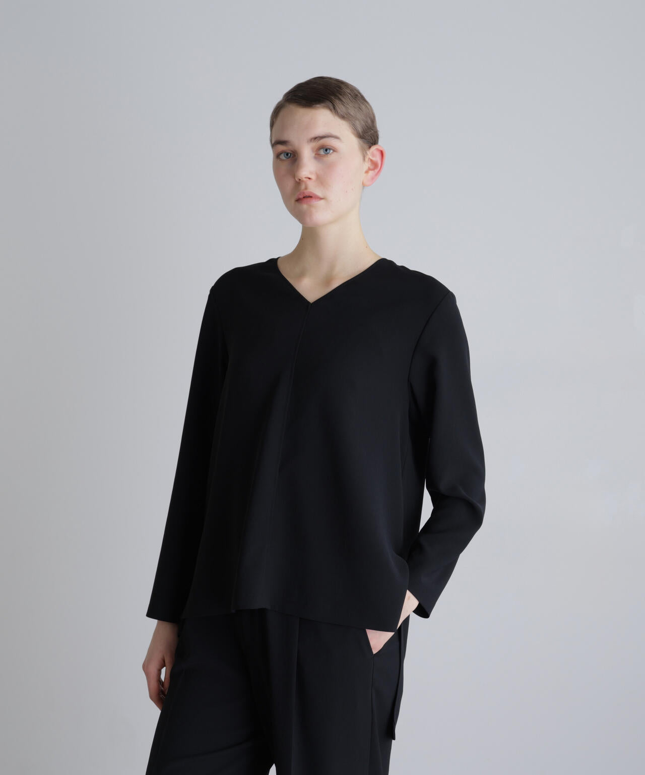 バックサテンジョーゼットVネック