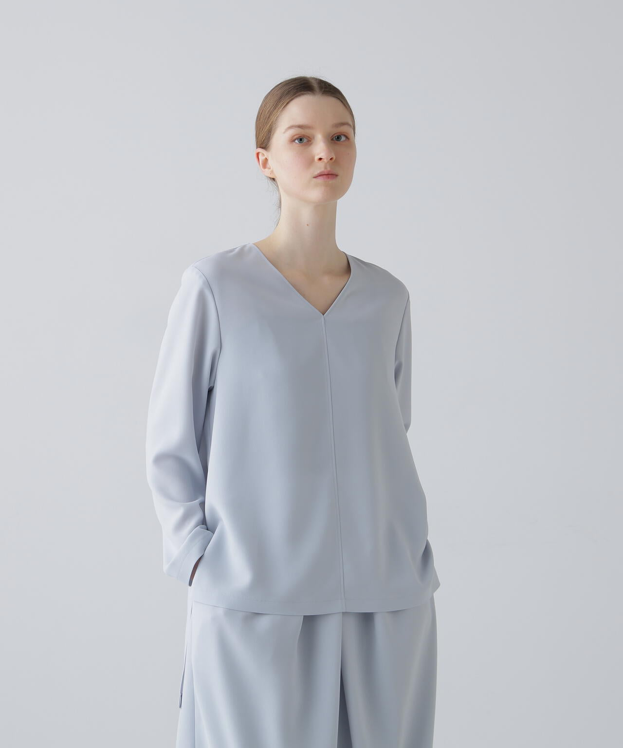 バックサテンジョーゼットVネック