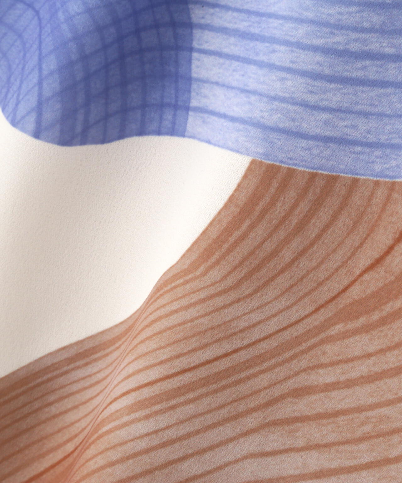 コントゥアープリントスカート