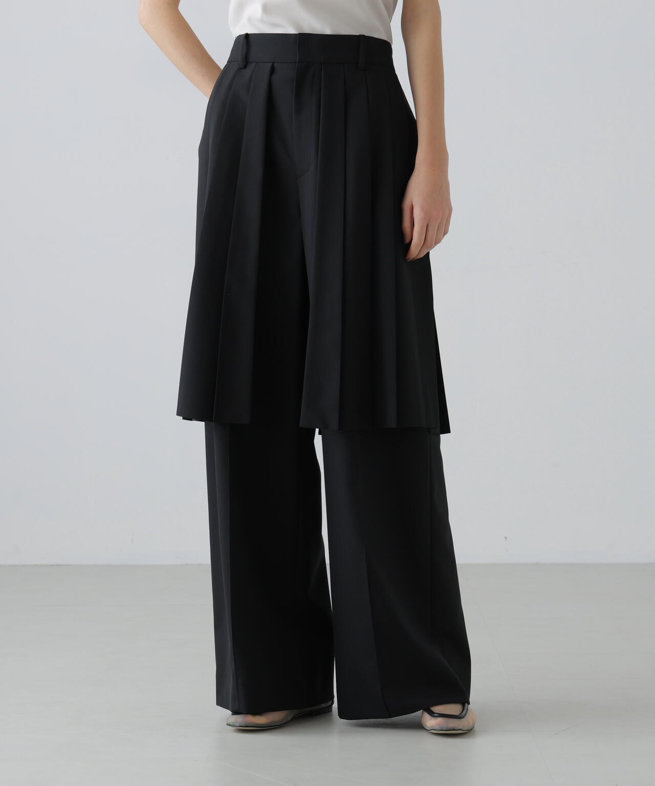 スマートトロピカルパンツ