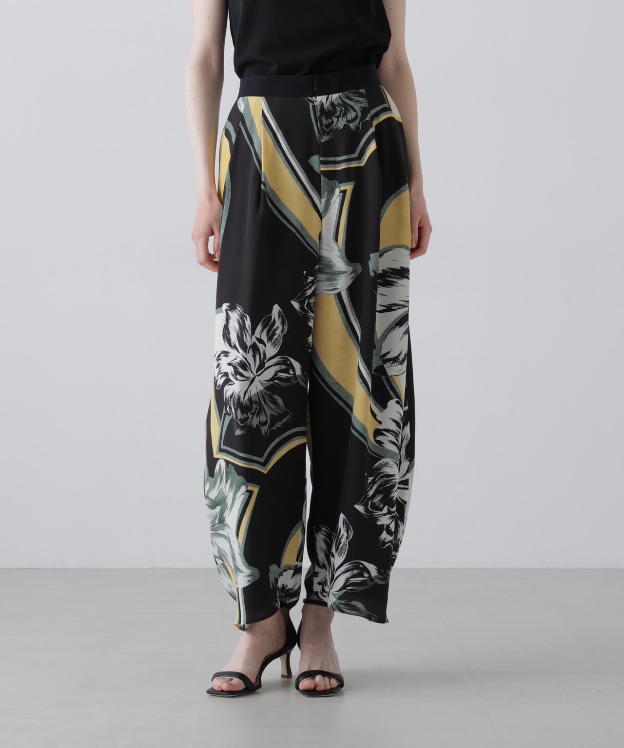 176cm B:80 W:60 H:88 着用サイズ:38