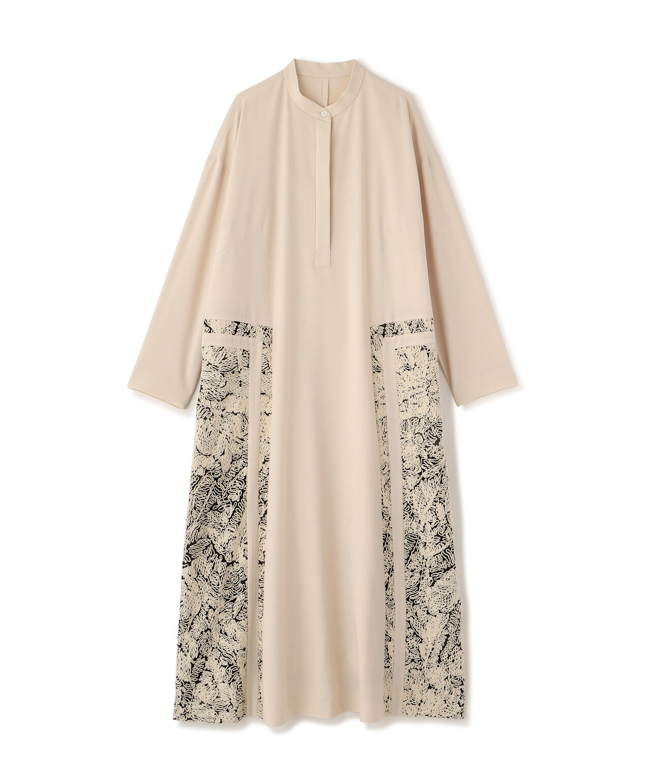 コードエンブロイダリーワンピース