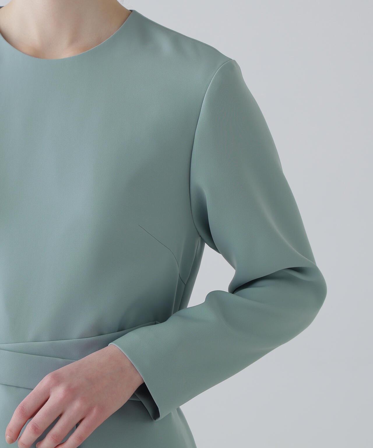 パウダリーダブルサテンワンピース