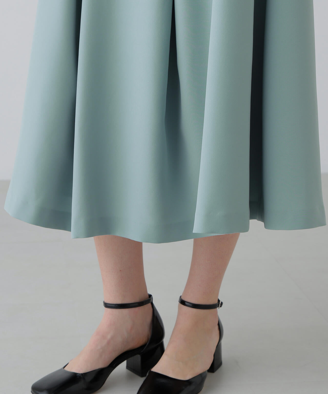 パウダリーダブルサテンワンピース