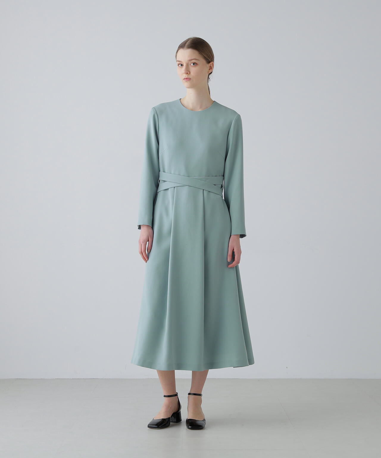 パウダリーダブルサテンワンピース