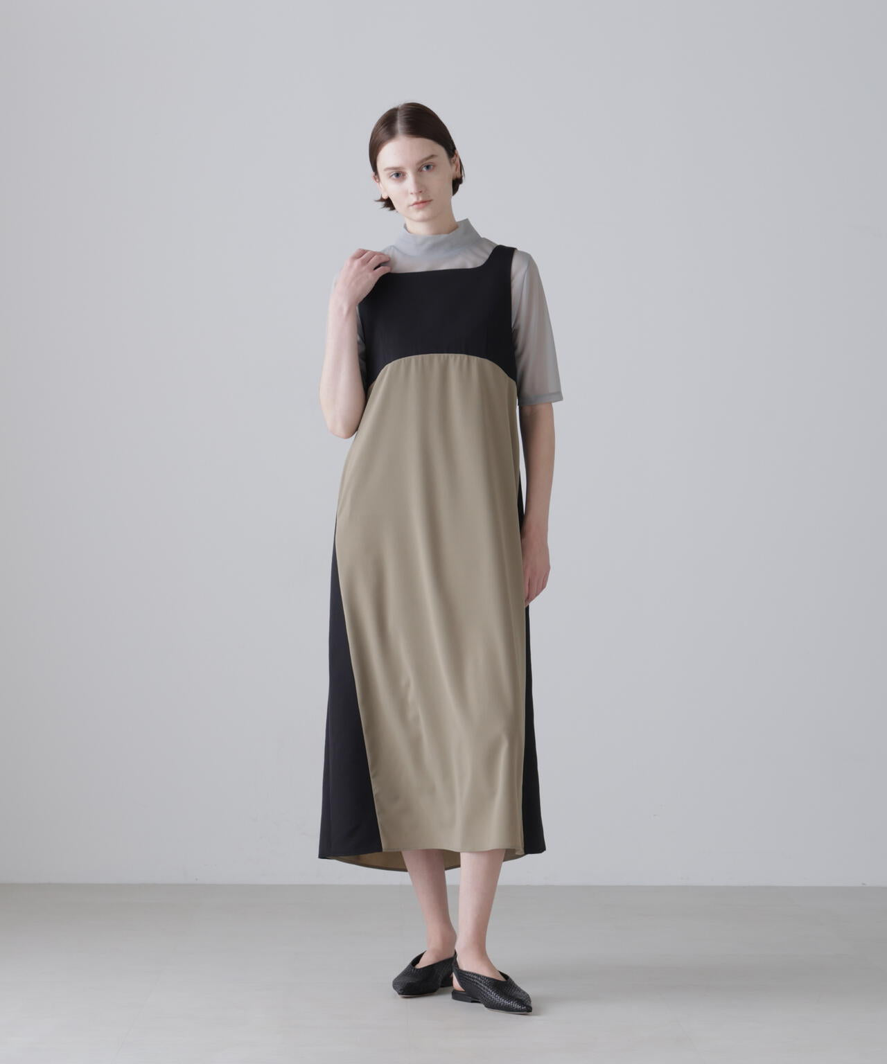 デュアルクロスワンピース