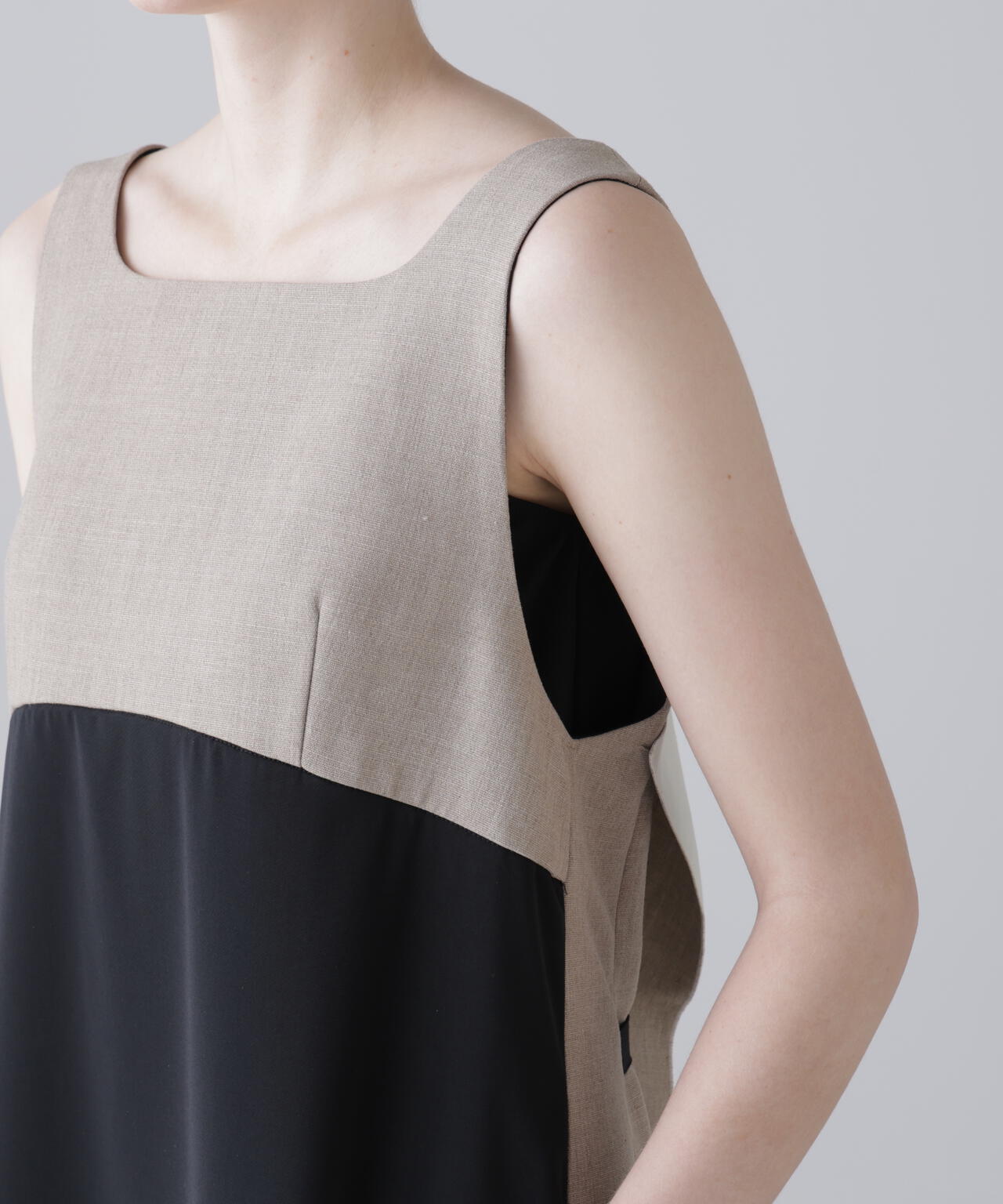 デュアルクロスワンピース