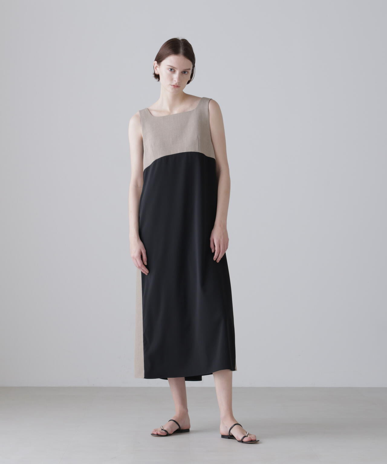 デュアルクロスワンピース