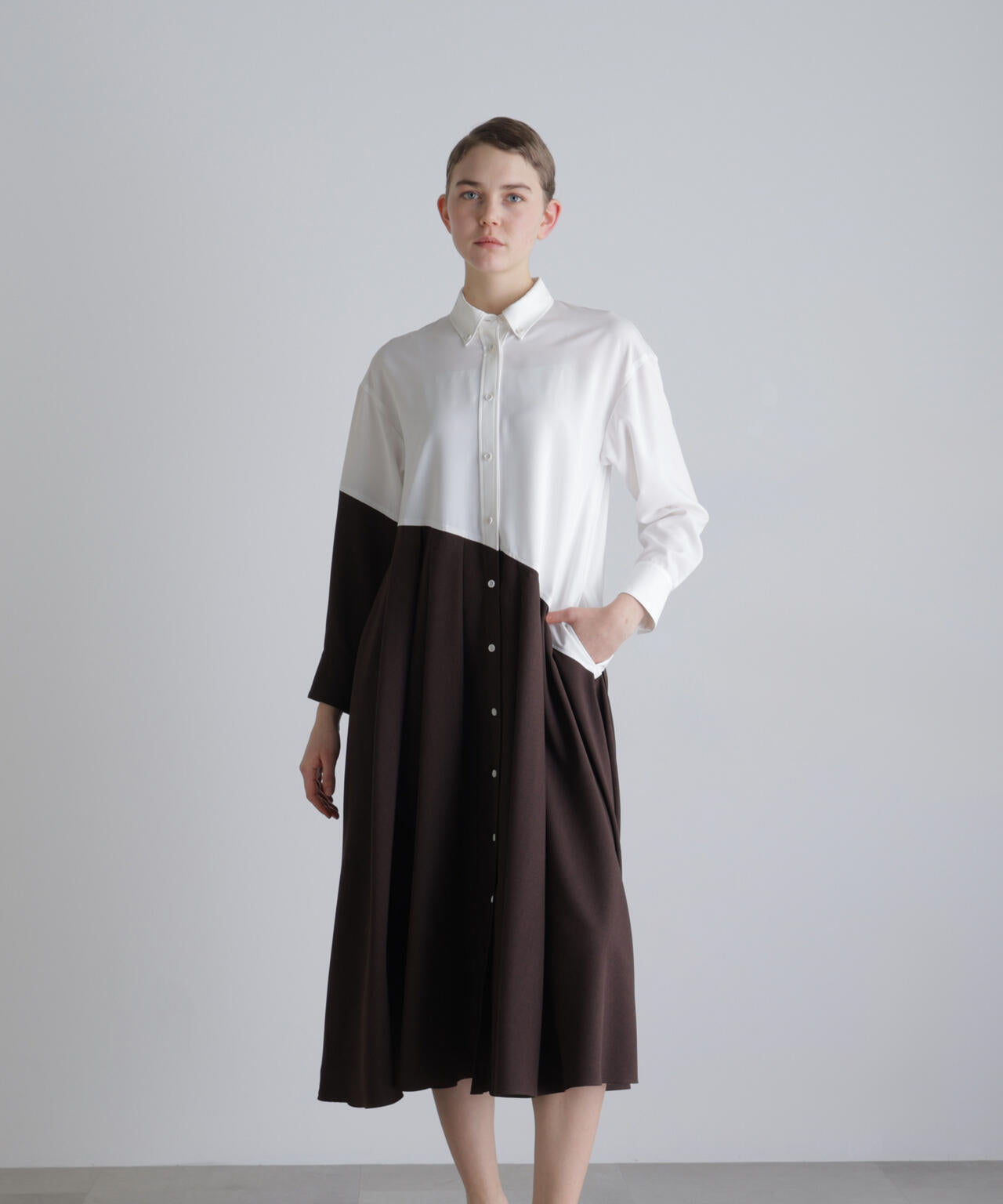 ファンクショナルプレーンクロスワンピース