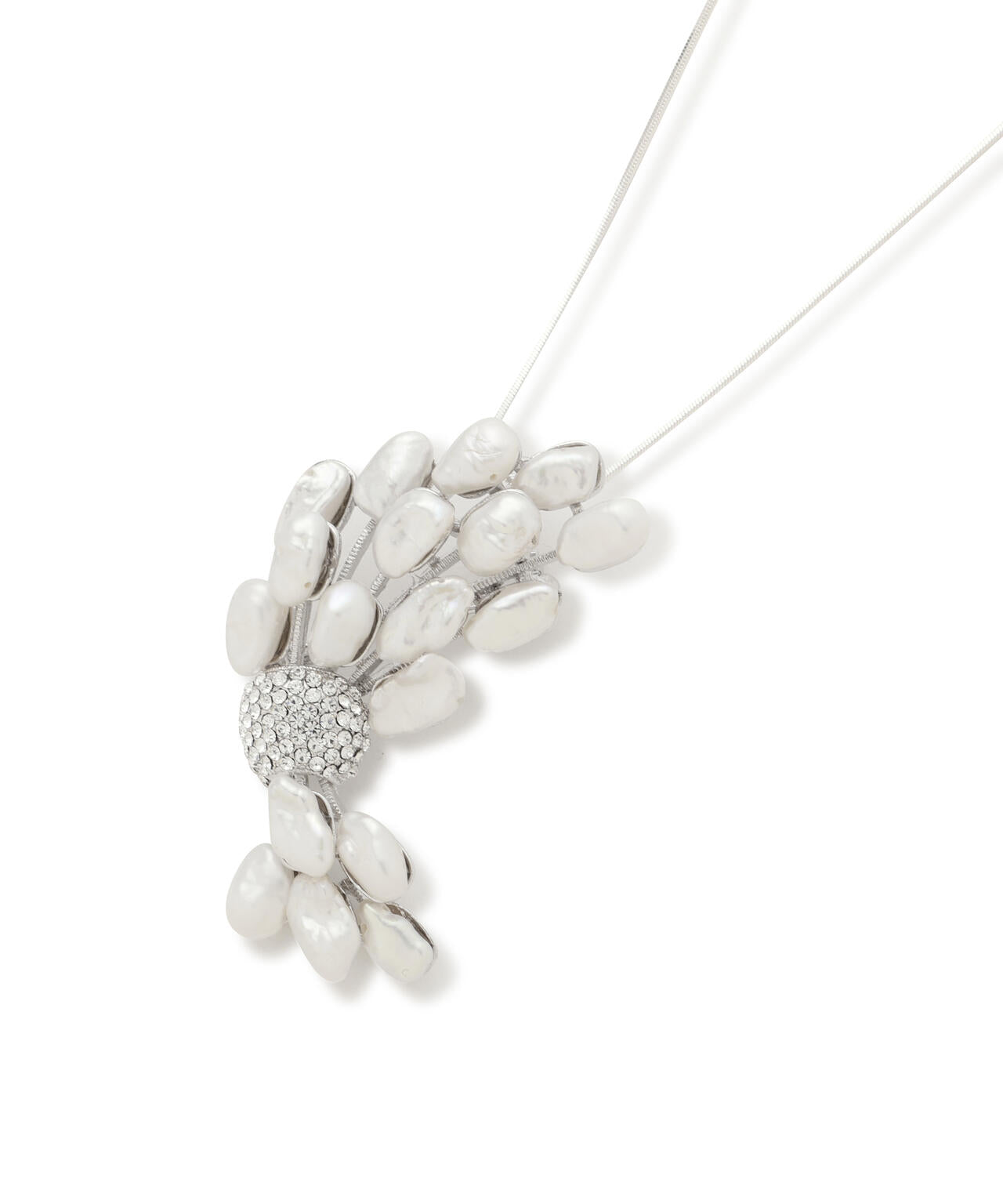 デコラティブブローチ