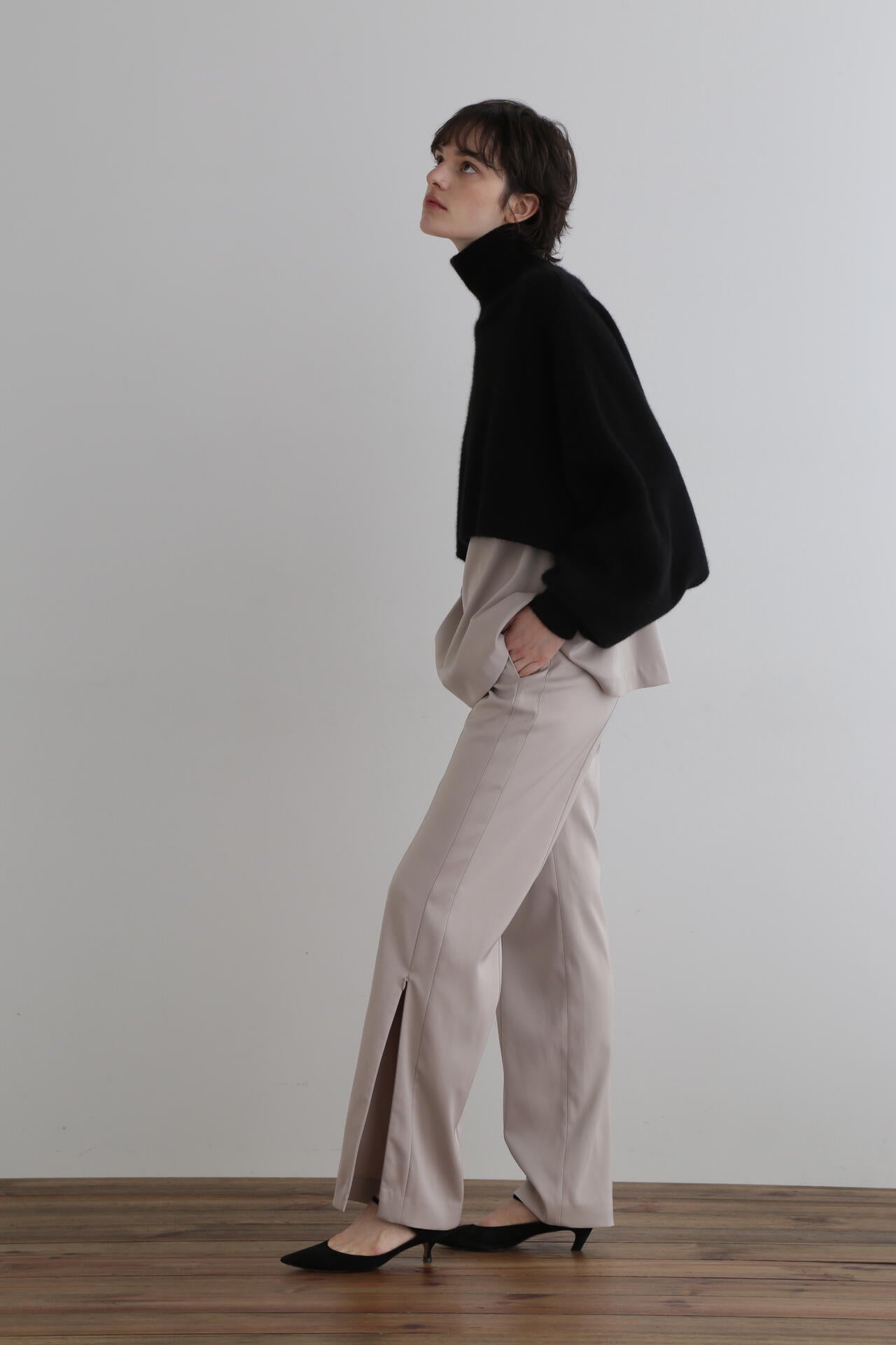 ダブルサテンストレートスリットパンツ