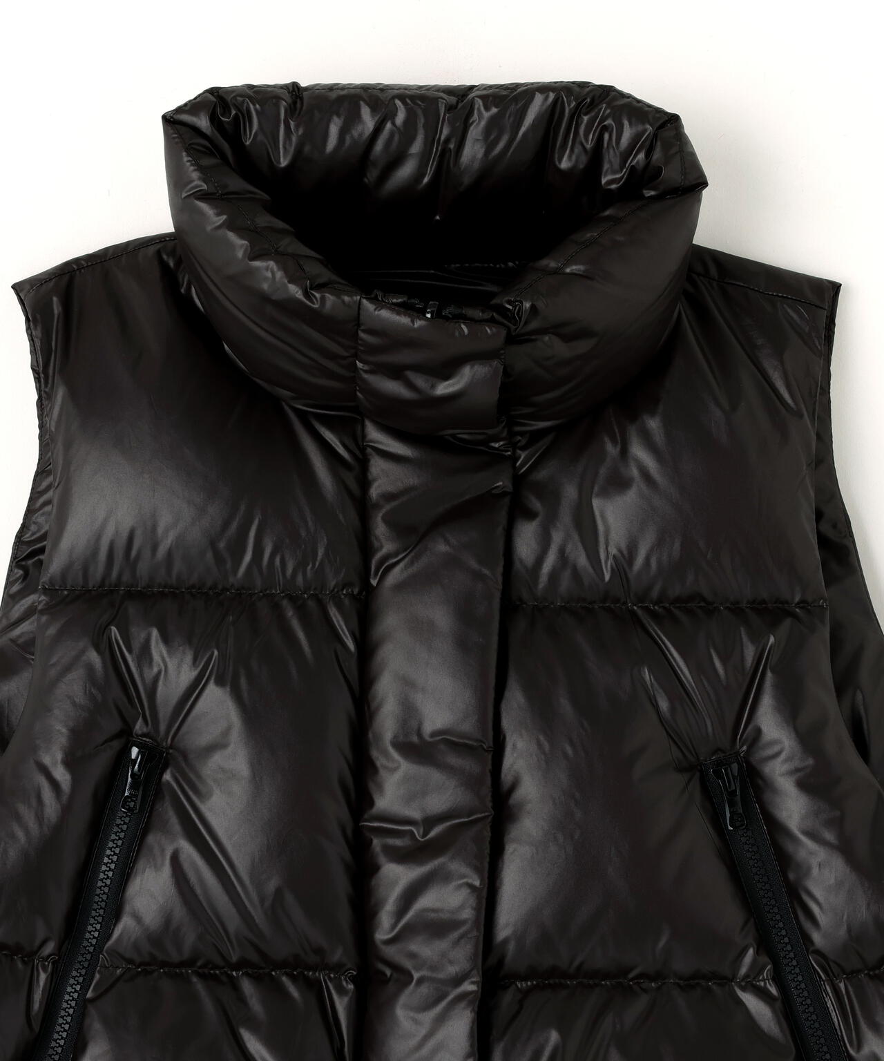 リバーシブルボリュームダウンベスト