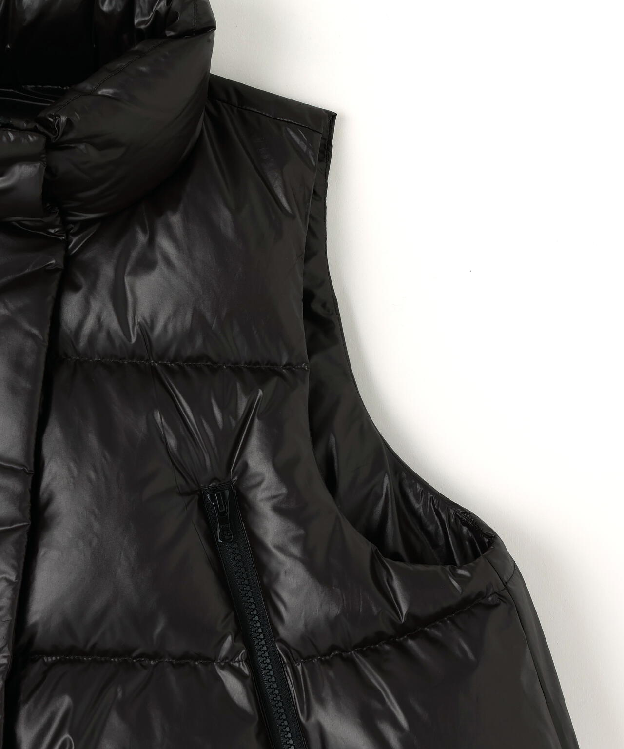 リバーシブルボリュームダウンベスト