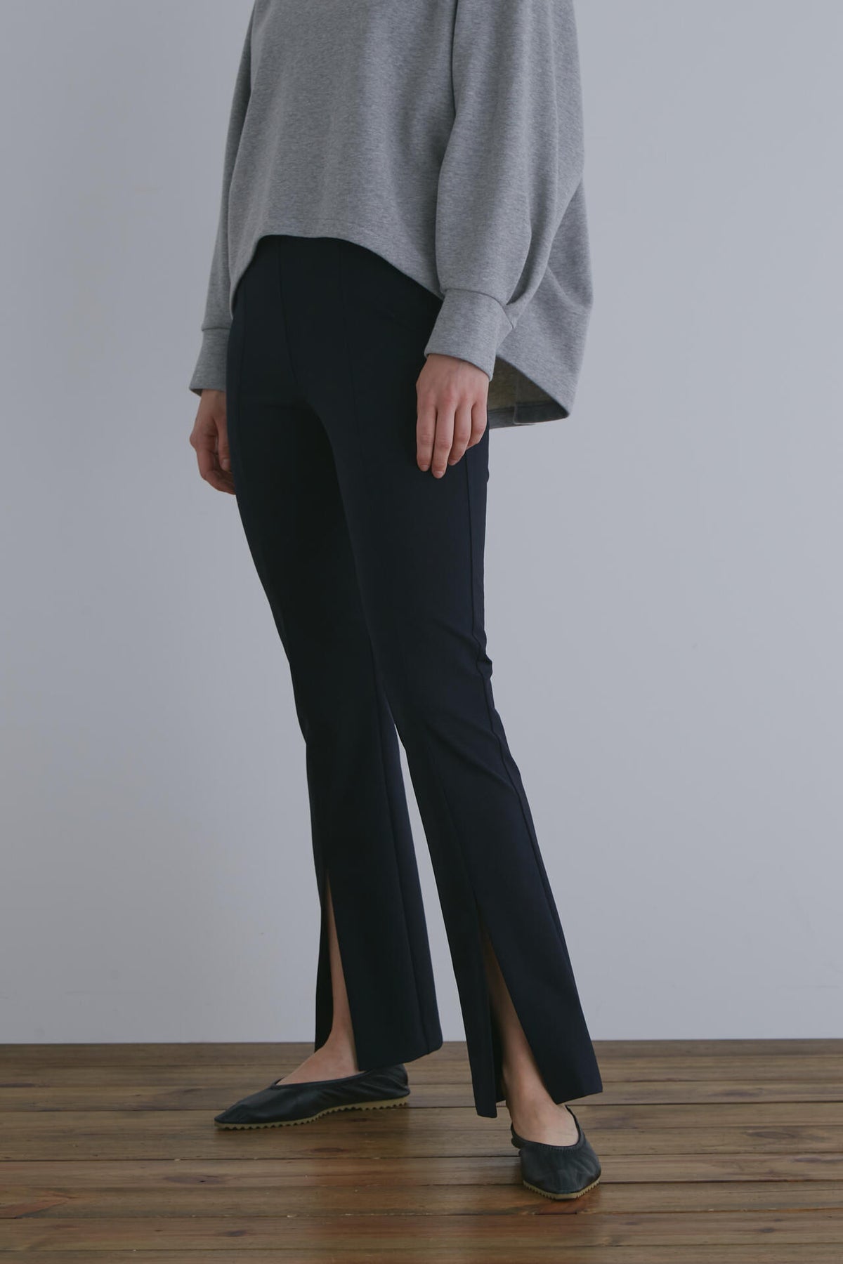 【EC限定】ハイストレッチフロントスリットパンツ(+10cm丈)