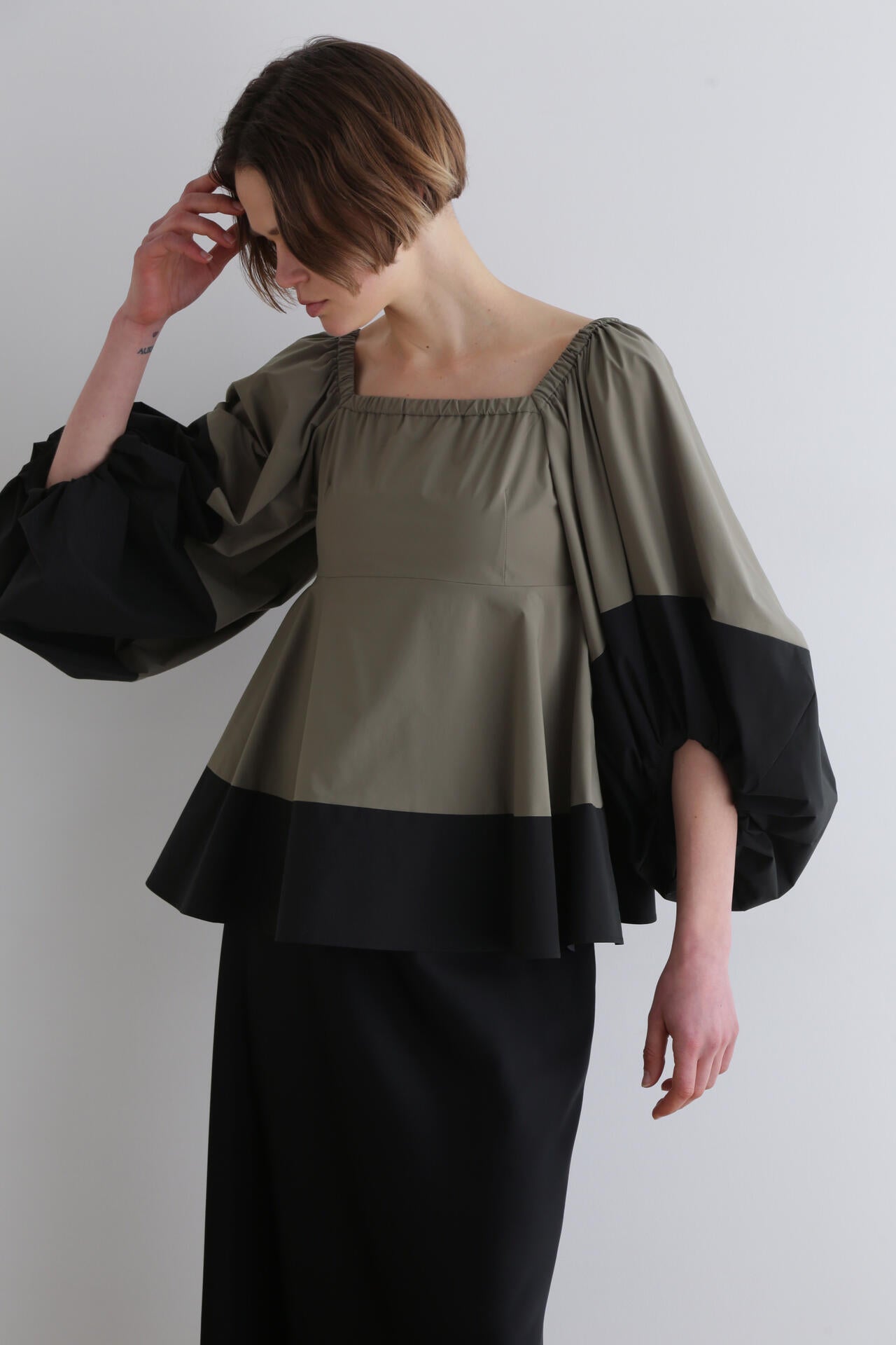 SOLOTEXブロード配色ボリュームスリーブブラウス