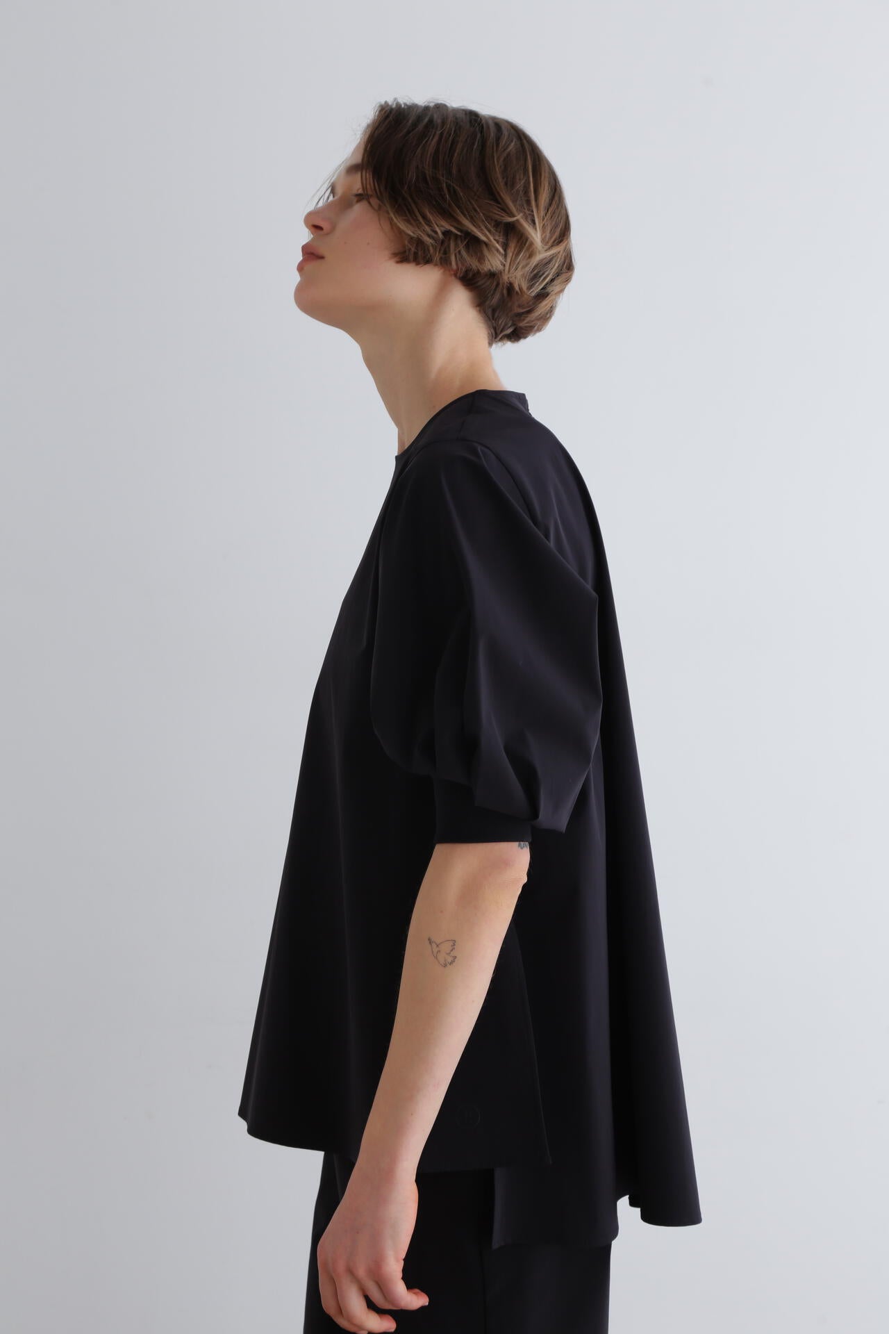 《LE PHIL SPORTS》ナイロンストレッチブラウス