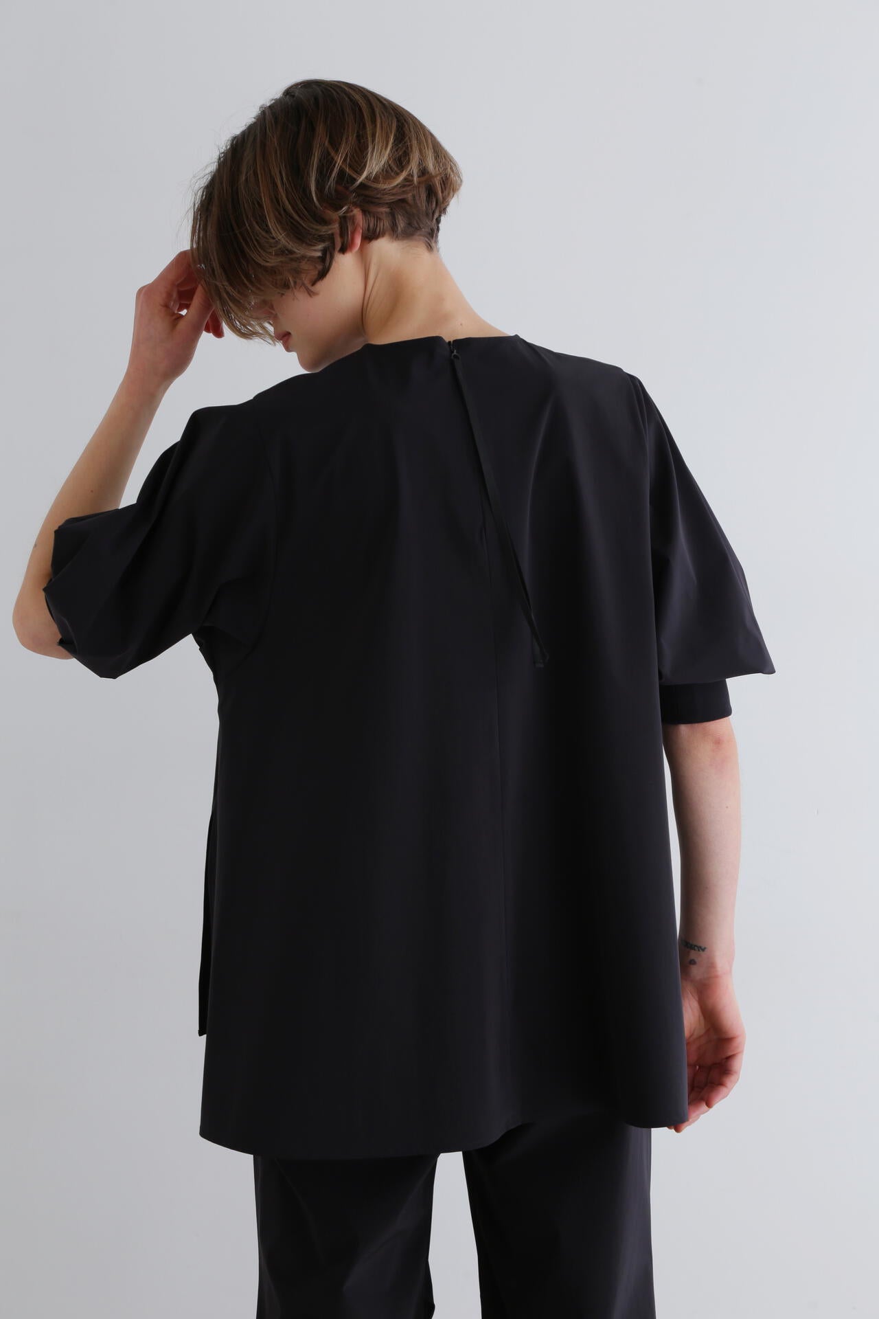 《LE PHIL SPORTS》ナイロンストレッチブラウス