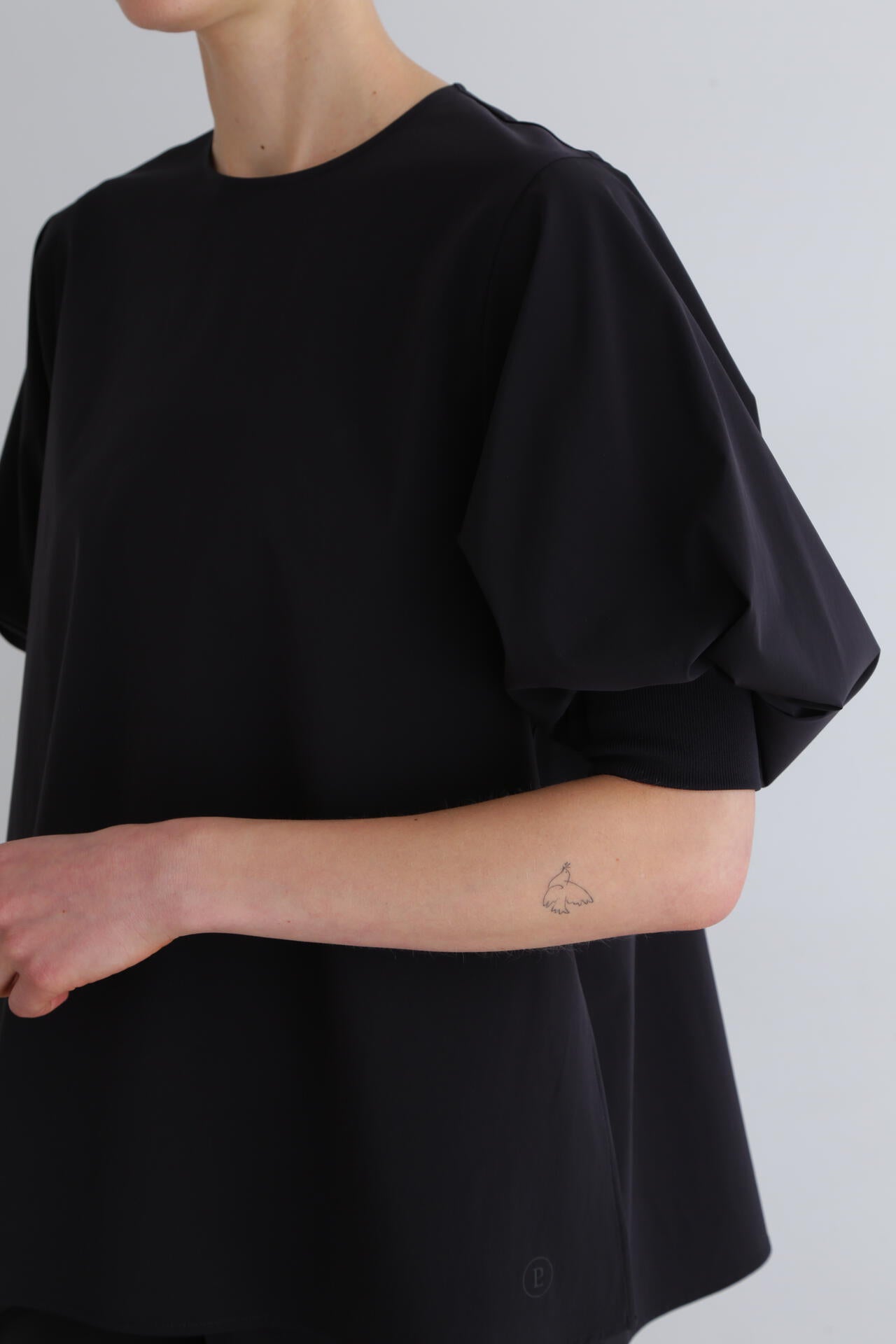 《LE PHIL SPORTS》ナイロンストレッチブラウス