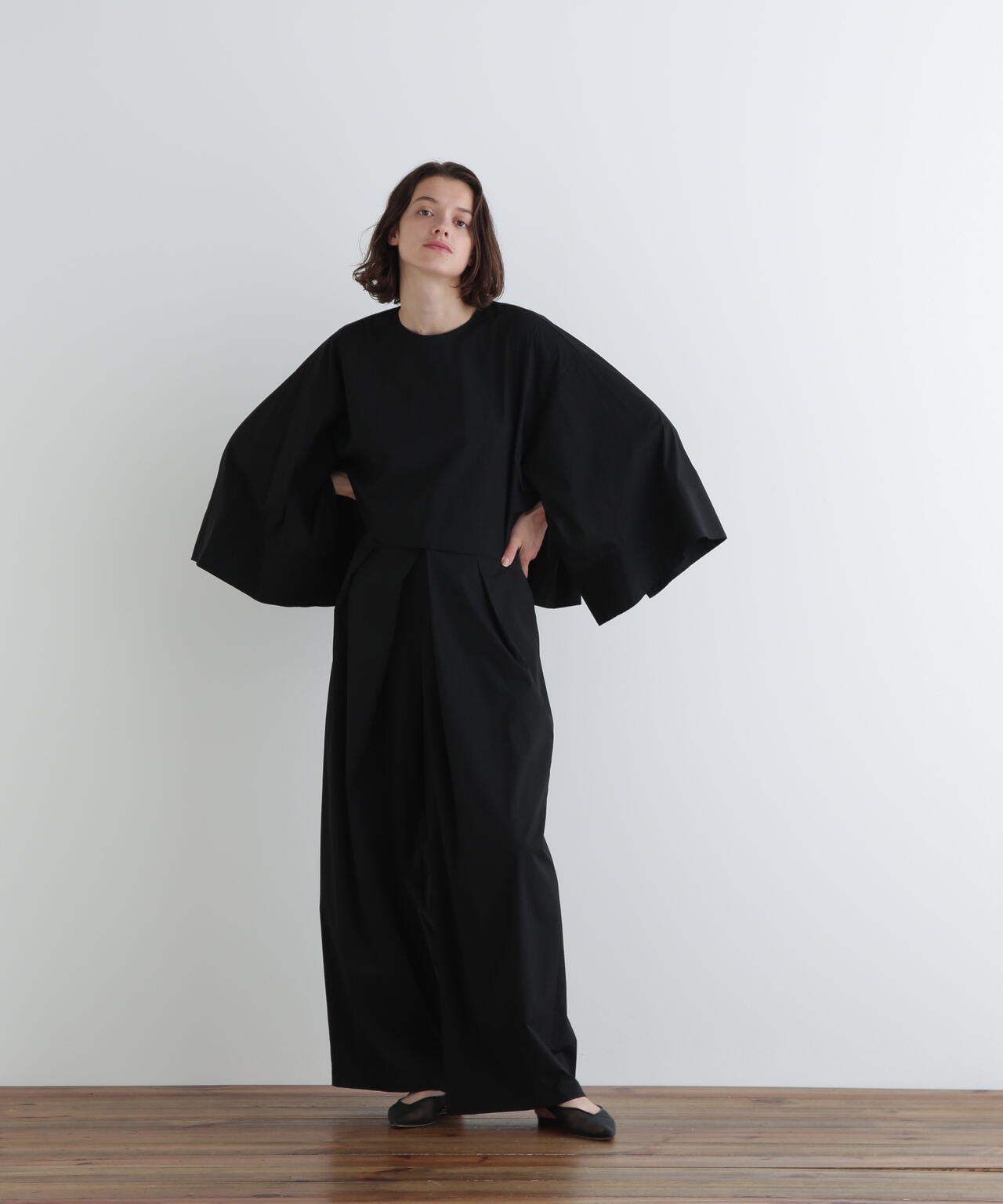 クリスピーナイロンブラウス