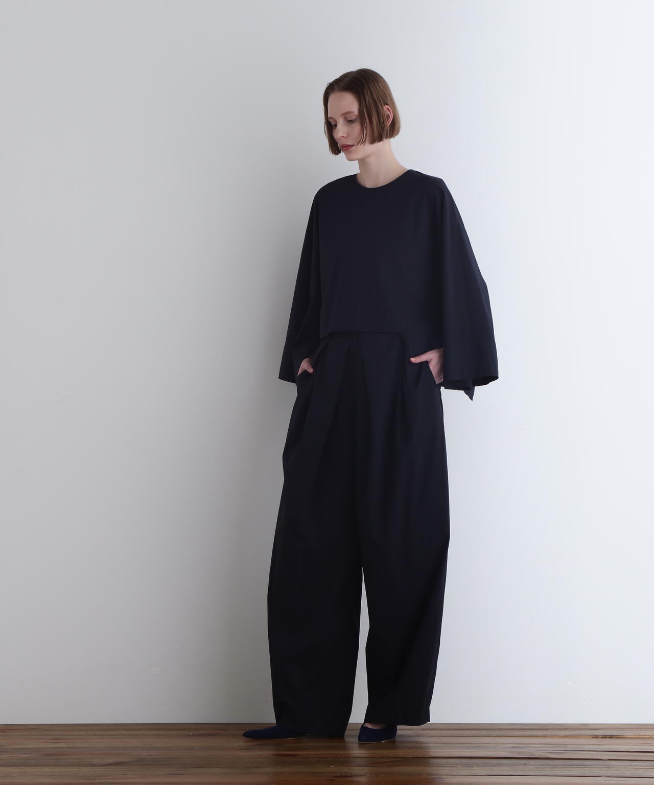 クリスピーナイロンブラウス