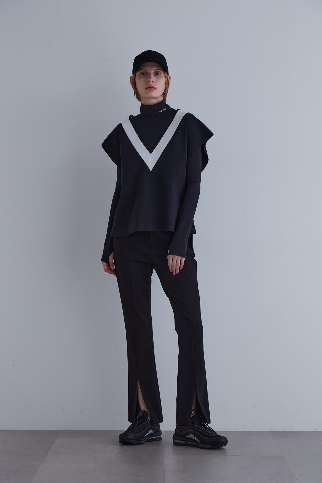 《LE PHIL SPORTS》バックリブハイストレッチスリットパンツ