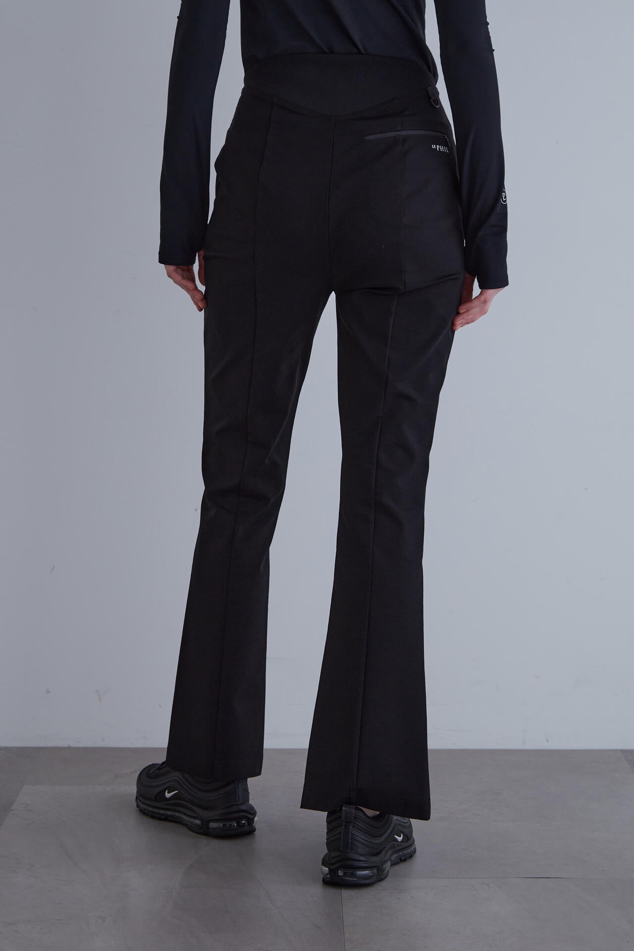 《LE PHIL SPORTS》バックリブハイストレッチスリットパンツ