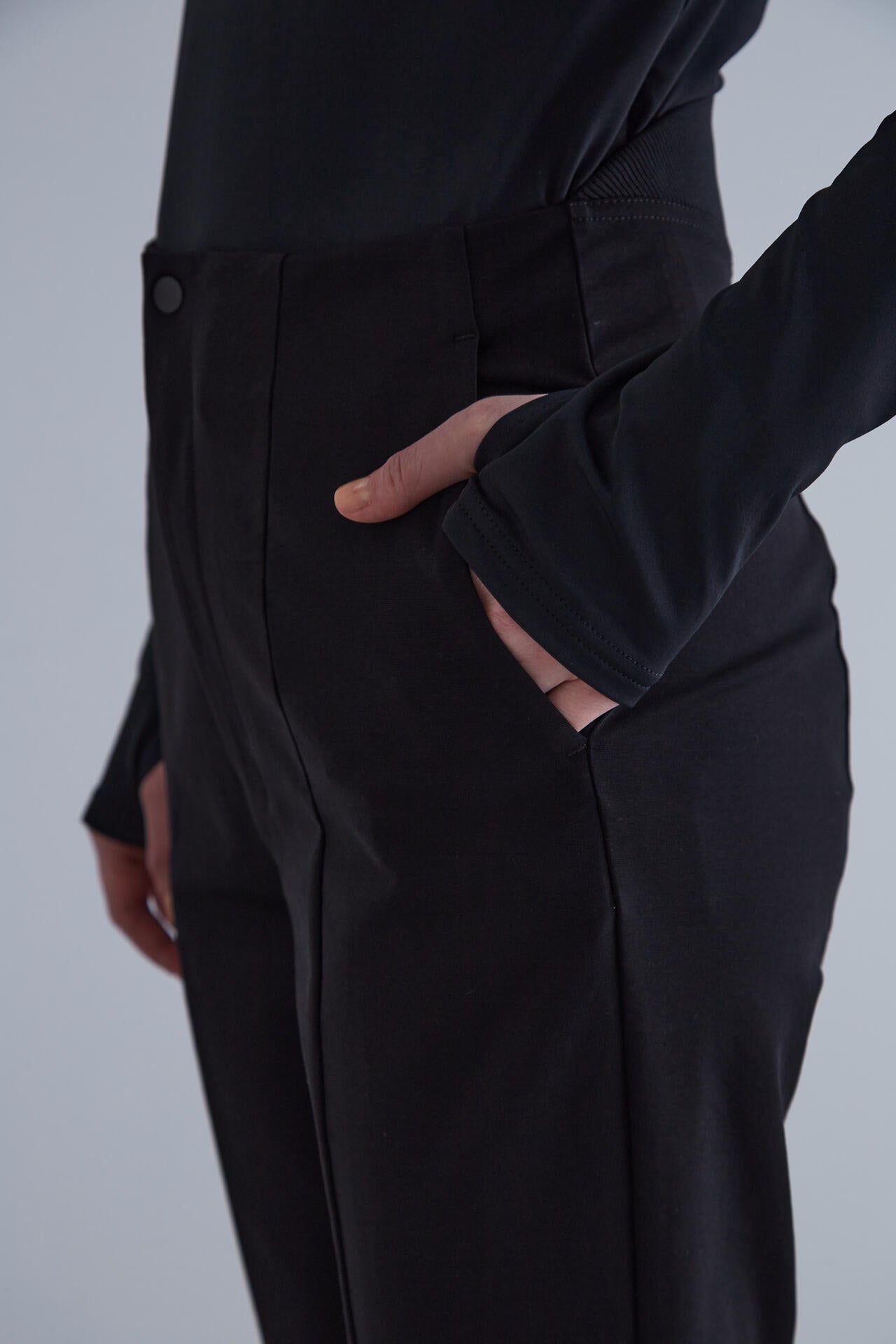 《LE PHIL SPORTS》バックリブハイストレッチスリットパンツ