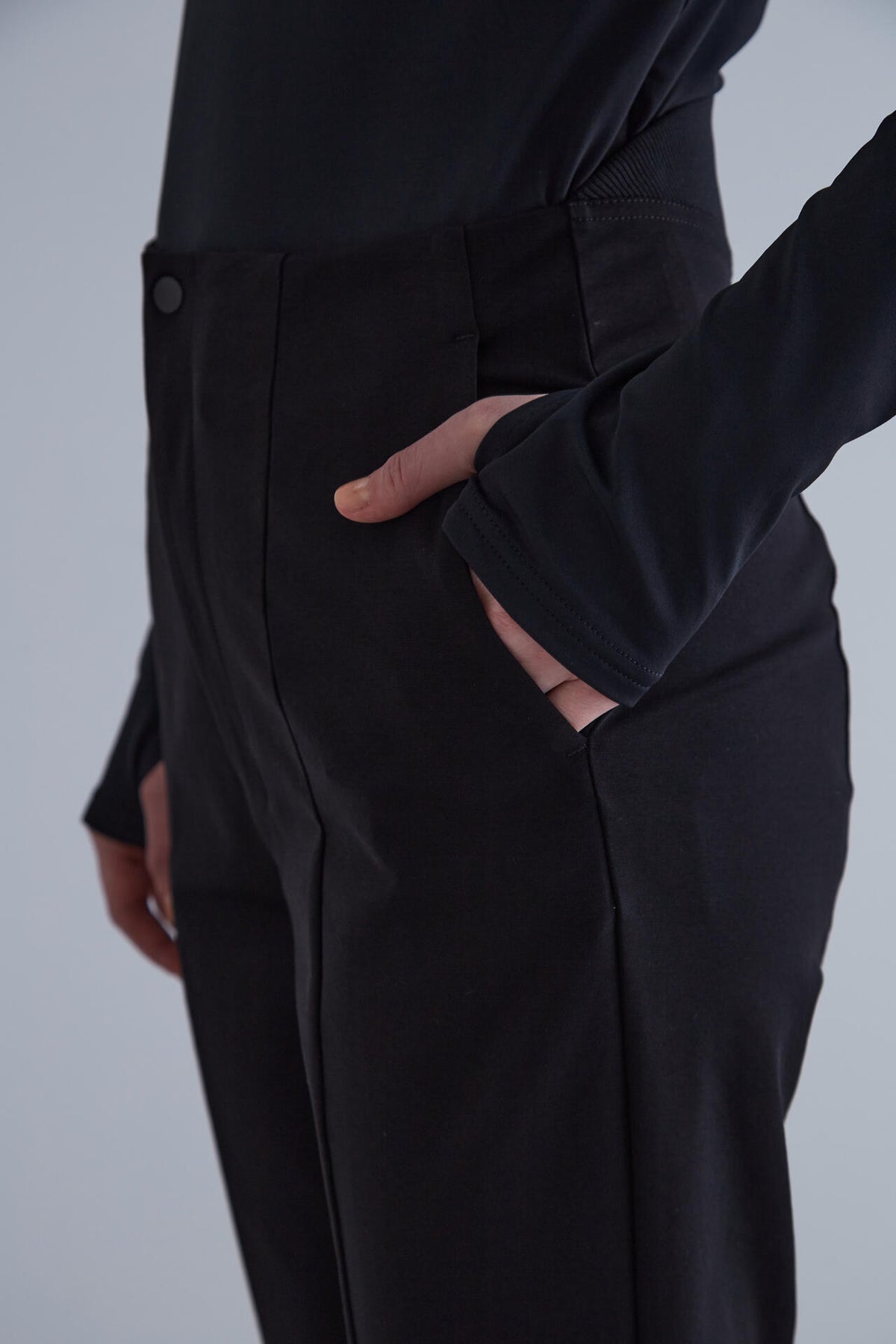 《LE PHIL SPORTS》バックリブハイストレッチスリットパンツ