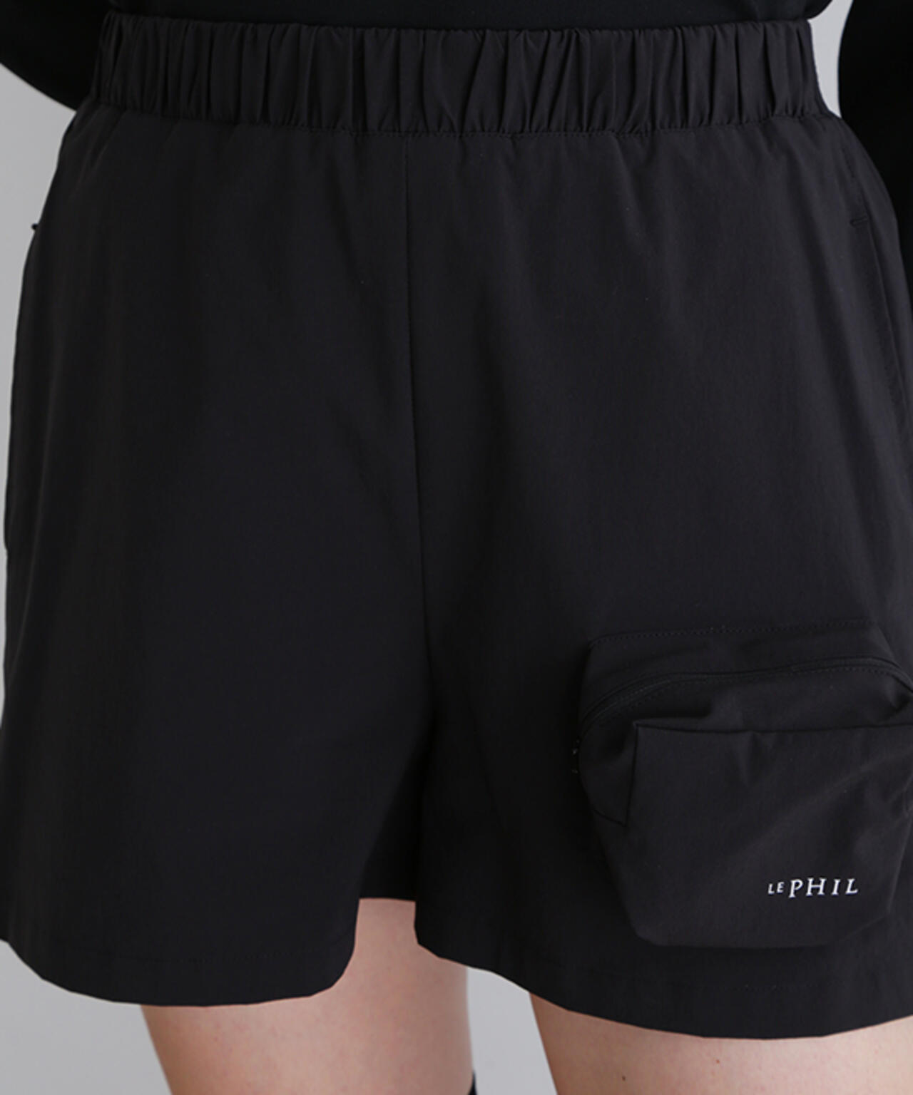 《LE PHIL SPORTS》コーデュラショートパンツ