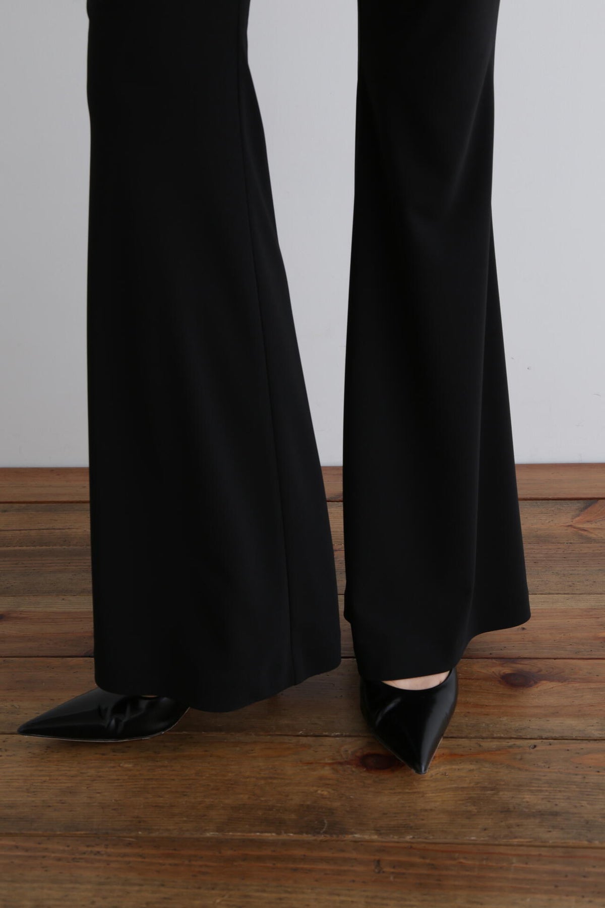 クールタッチスムースフレアパンツ