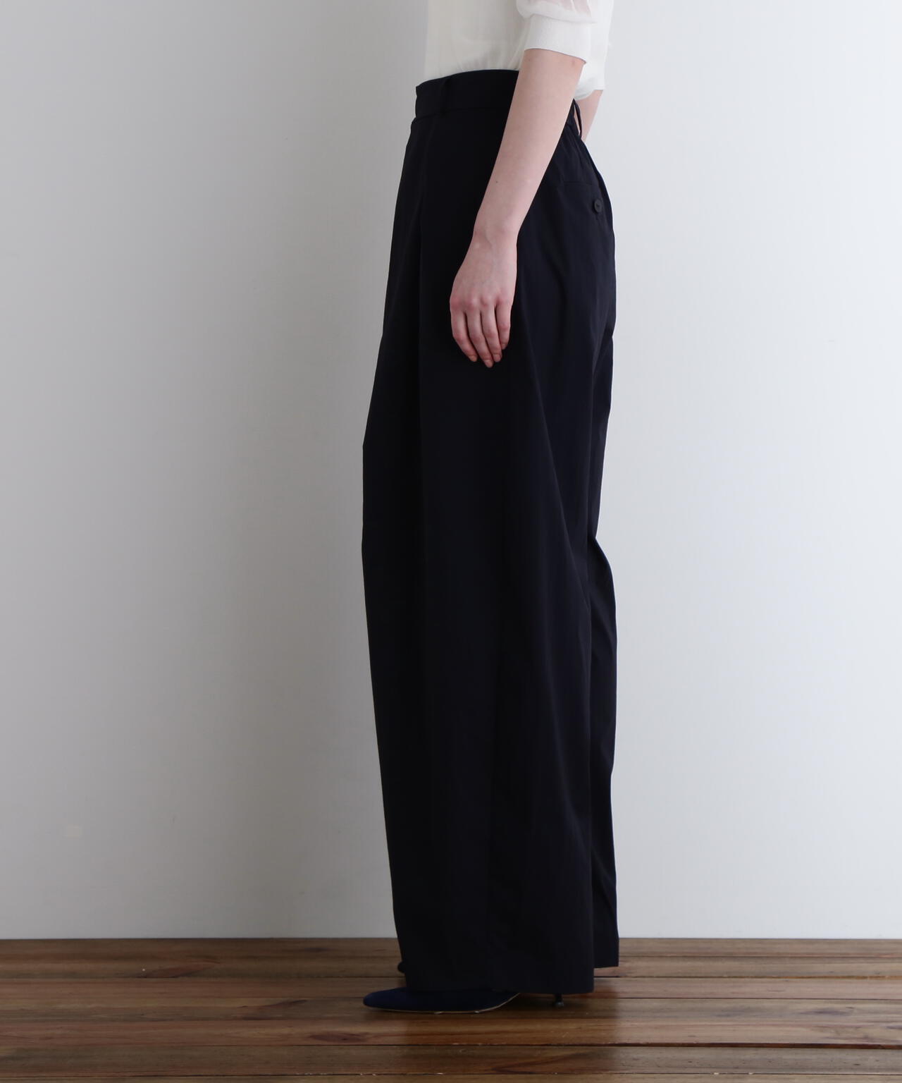 クリスピーナイロンパンツ