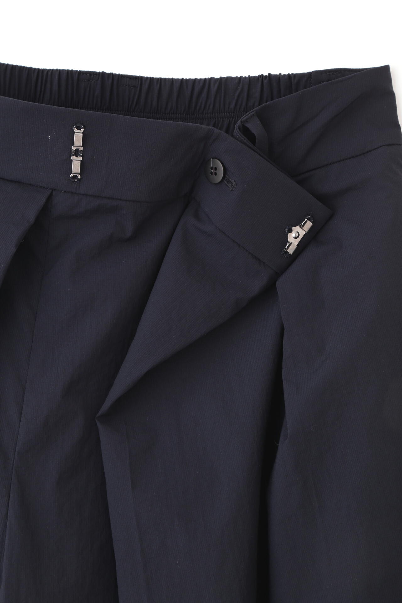 クリスピーナイロンパンツ