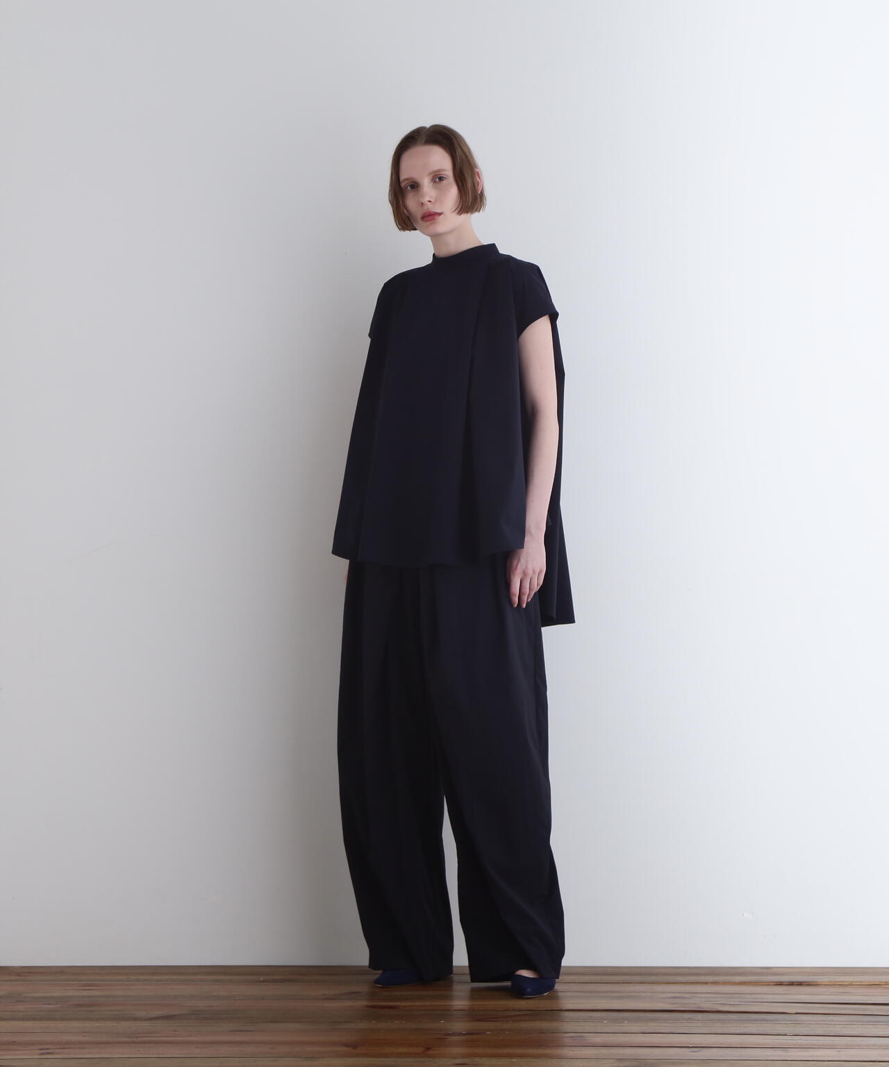 クリスピーナイロンパンツ