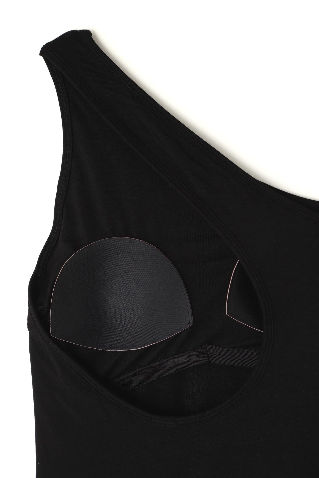 カップインワンショルダートップ