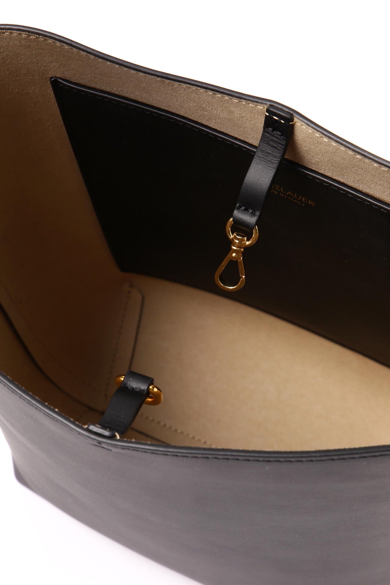 e462eaaf-c762-592a-bc5b-f684207003e4_Image