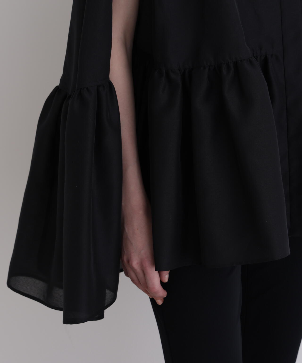 シアーオーガンジーケープブラウス