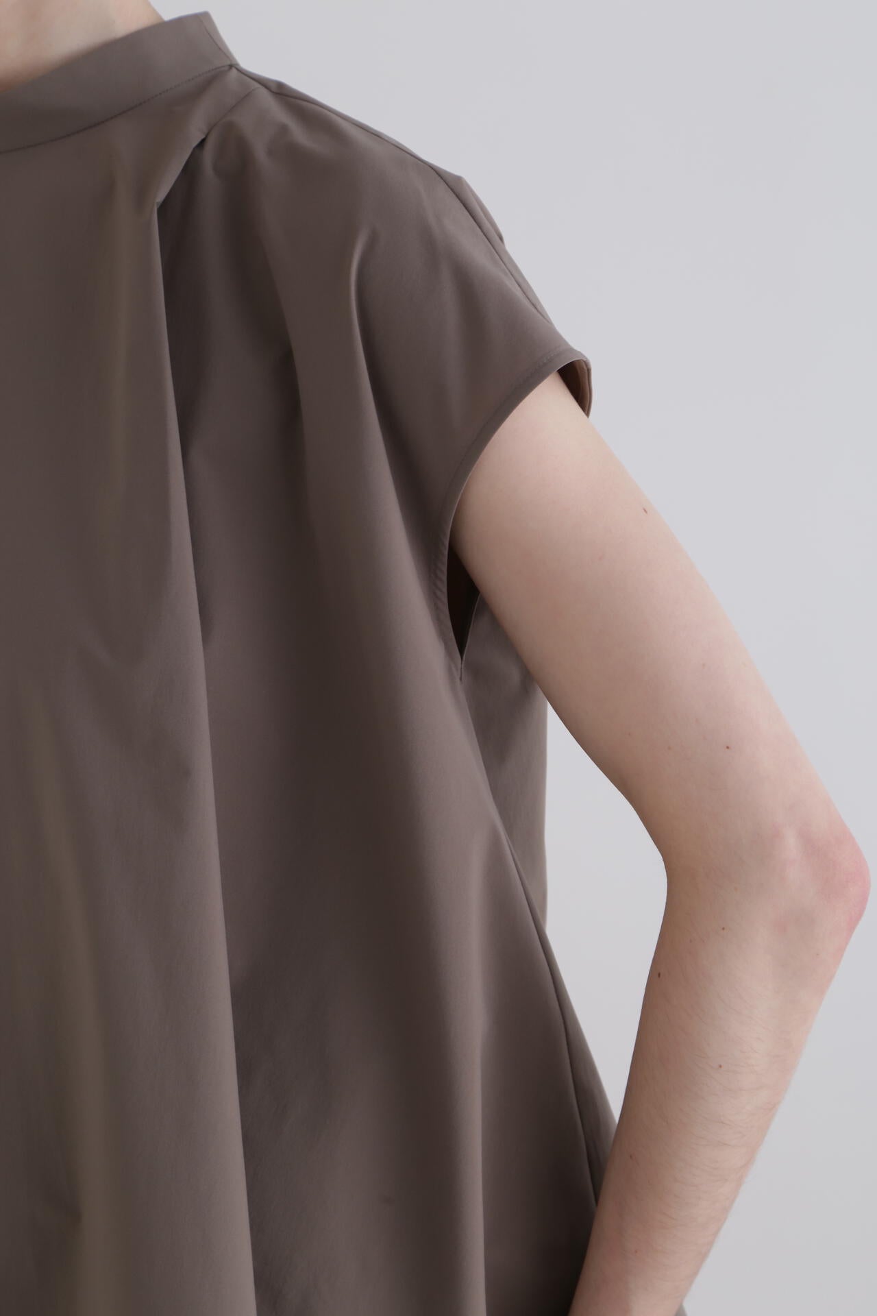 SOLOTEXノースリーブブラウス