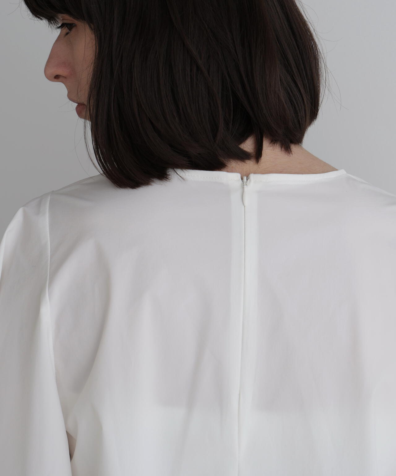 SOLOTEXブロードスカラップフレアスリーブブラウス