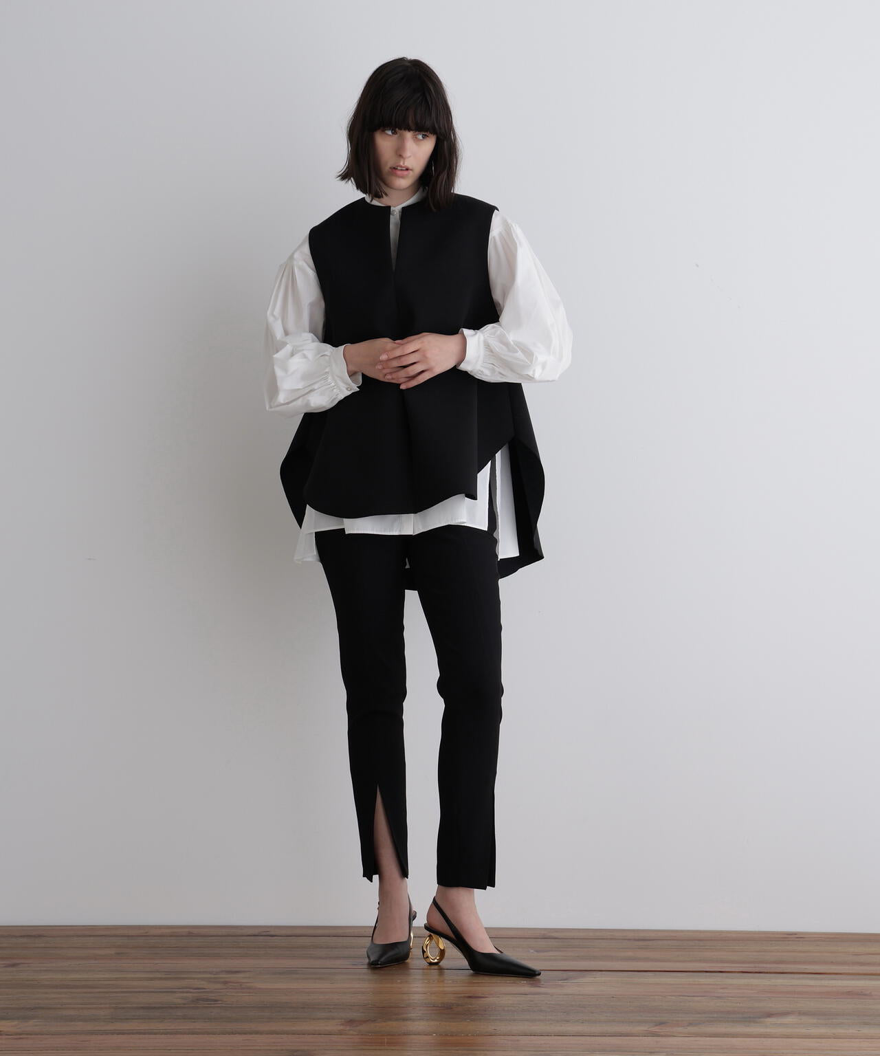 ライトボンディングノースリーブジレブラウス