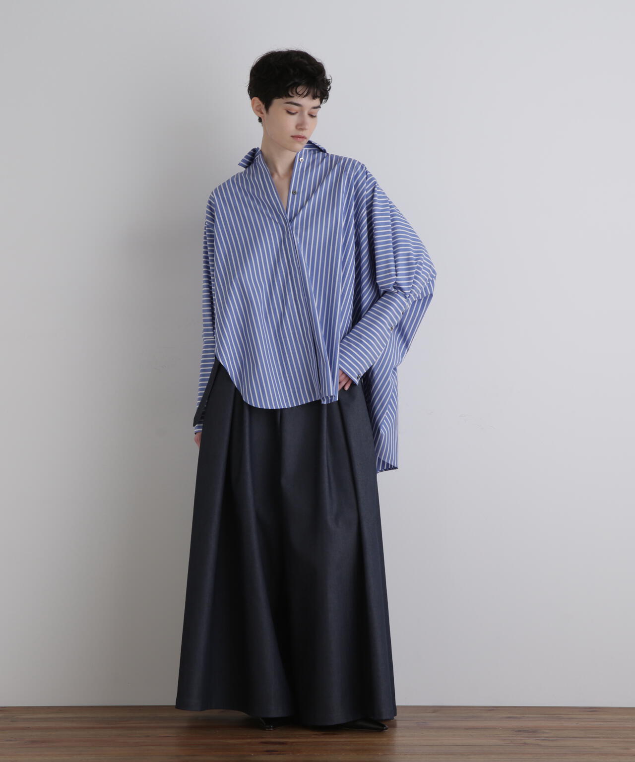 オーバーサイズロングカフスシャツ